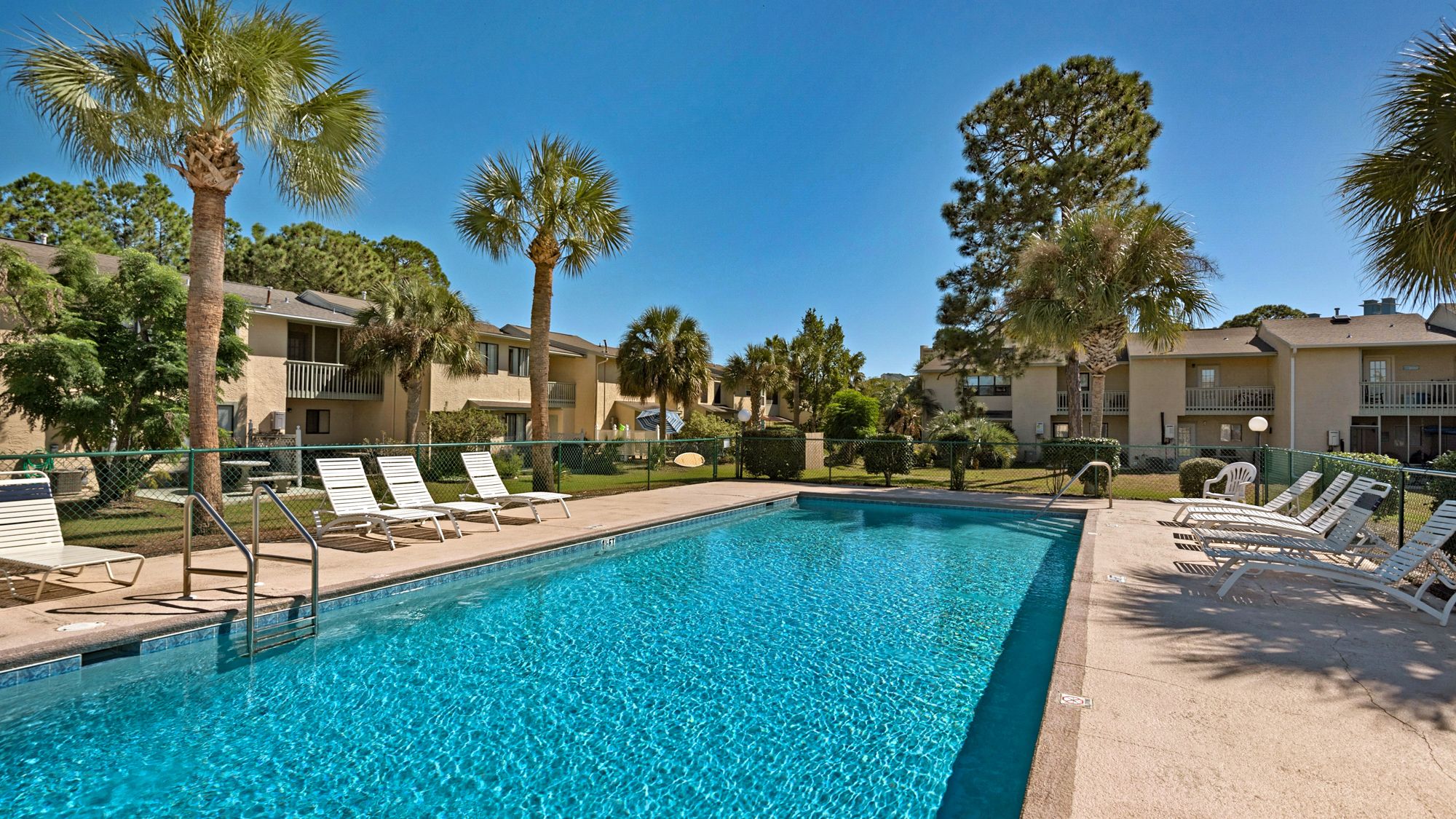 Gulf Highlands Grounds & Amenities