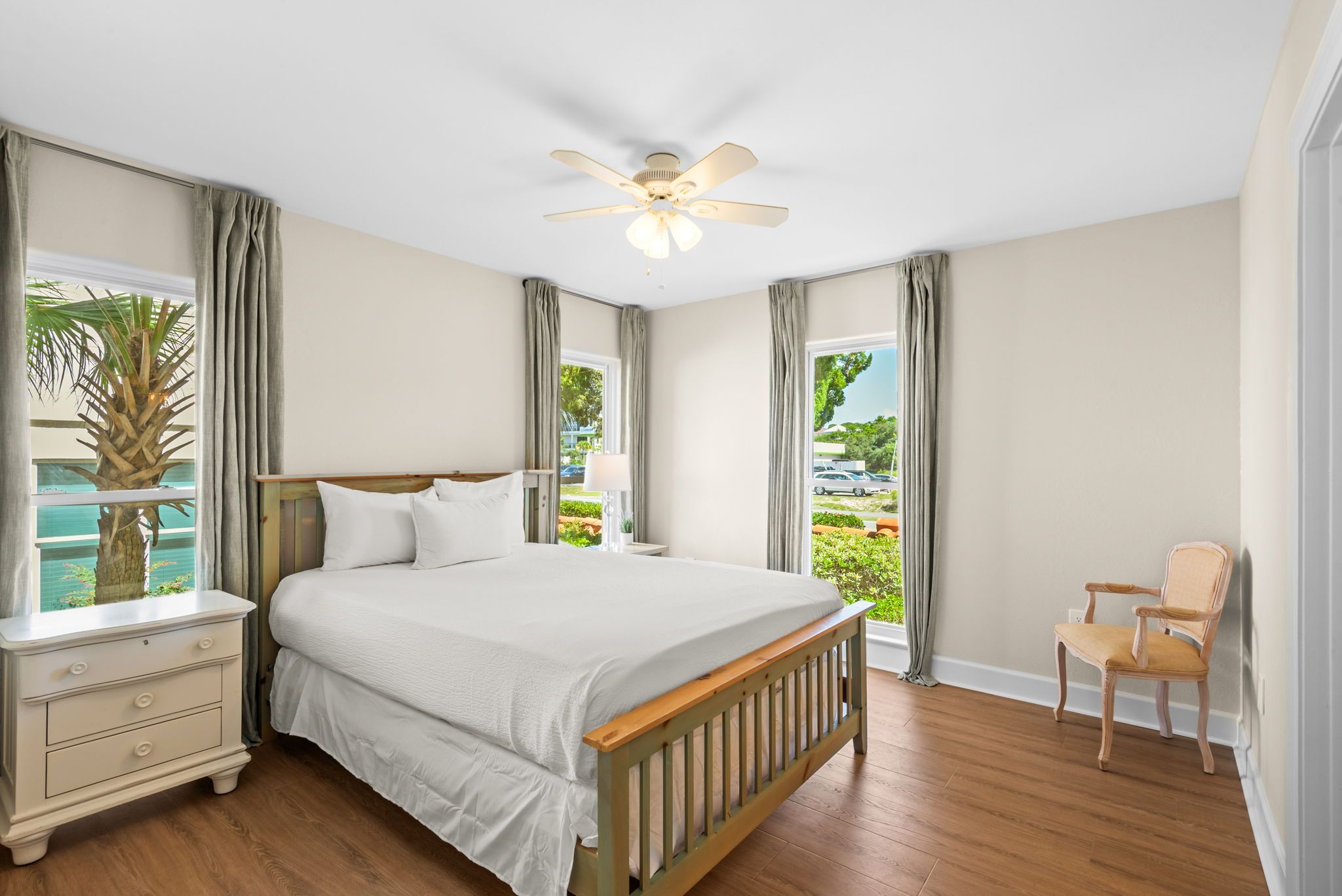 Vizcaya East 1028 -  1st Level Guest Queen Bedroom 2