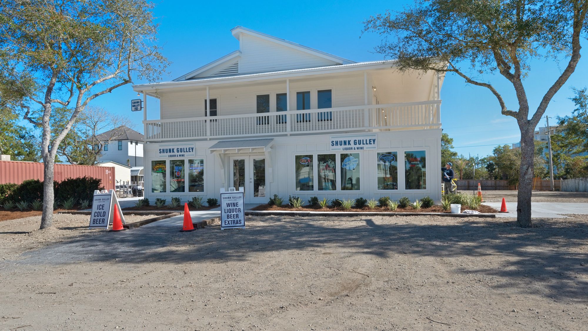 Gulf Place Grounds & Amenities