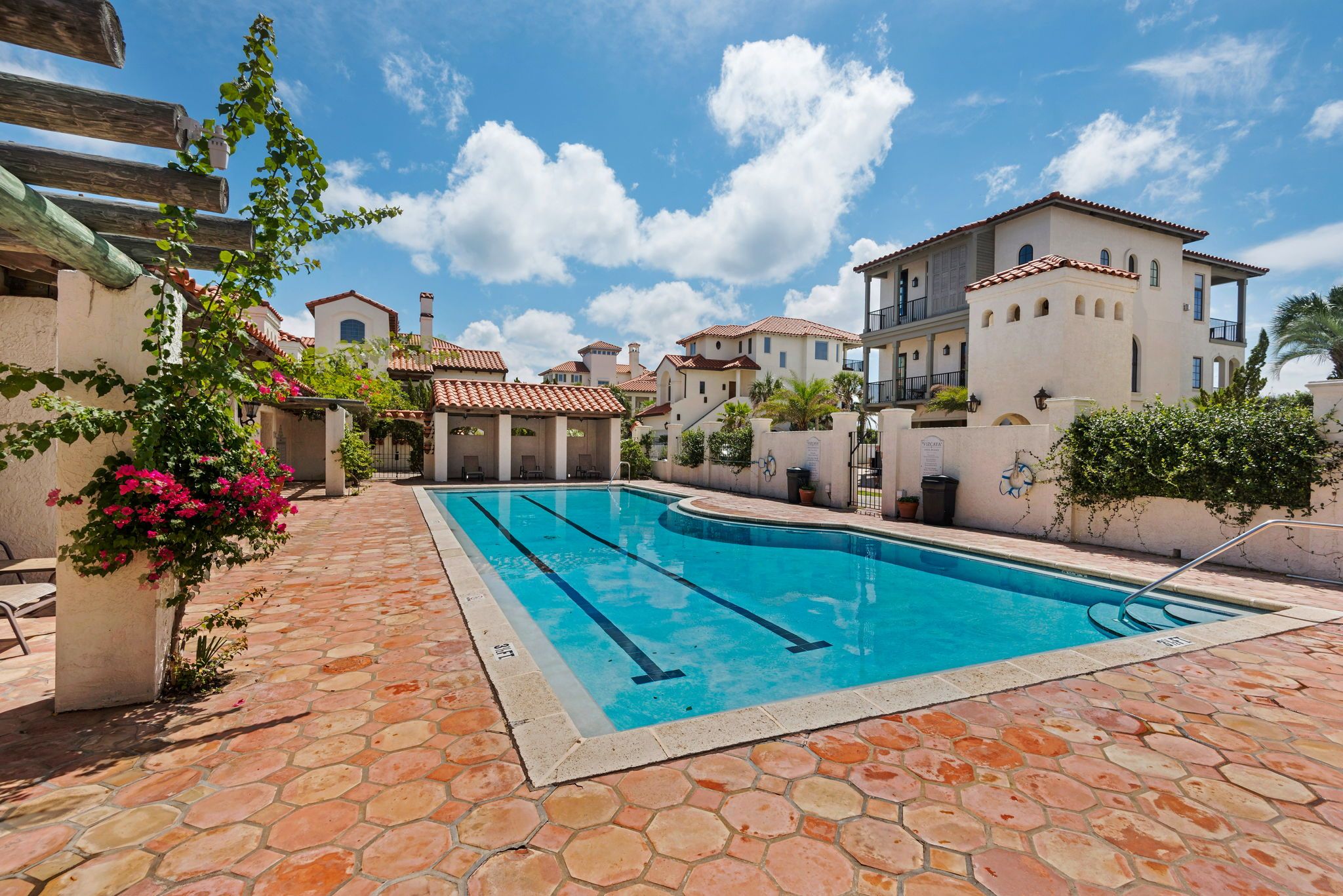 Vizcaya Grounds & Amenities