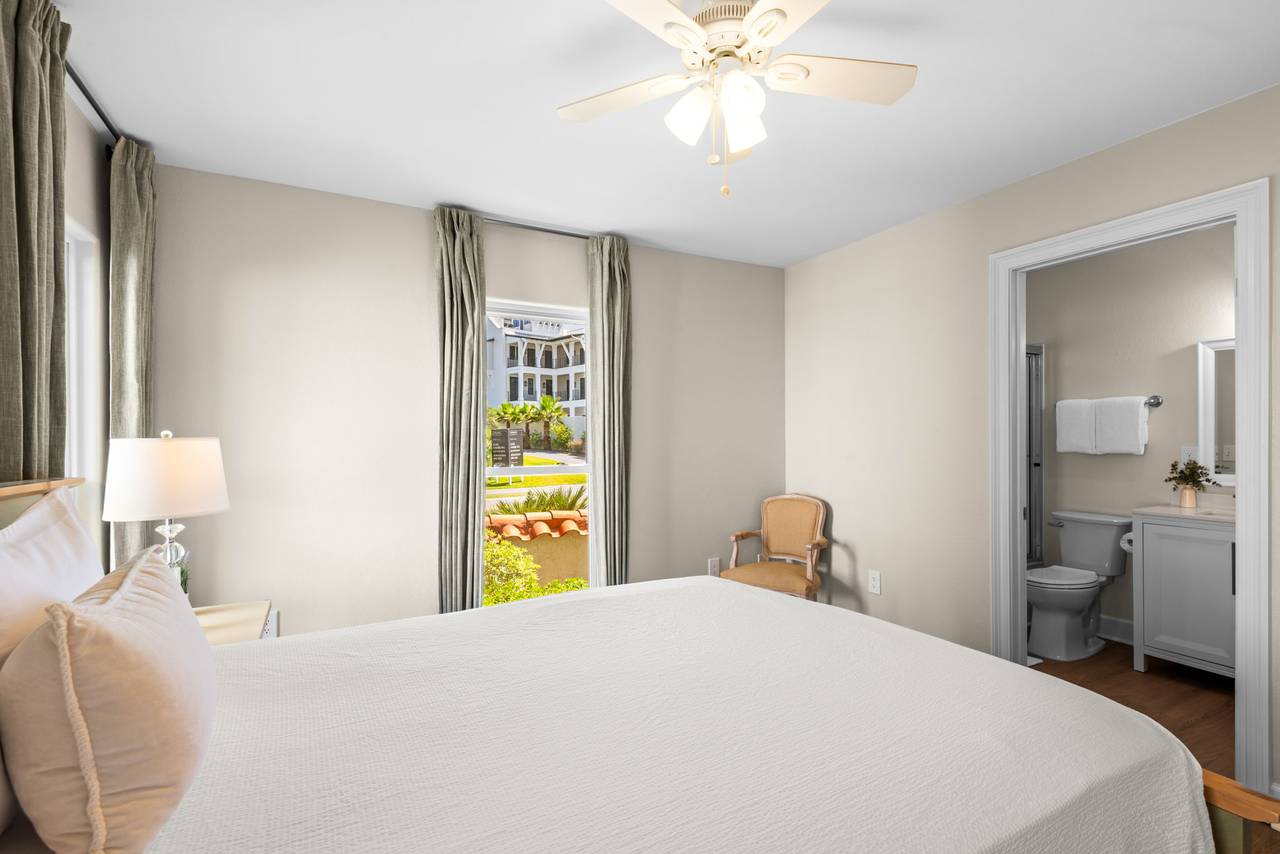 Vizcaya East 1028 - 1st Level Guest Queen Bedroom 2 Vizcaya East 1028 - 1st Level Guest Queen Bedroom 2