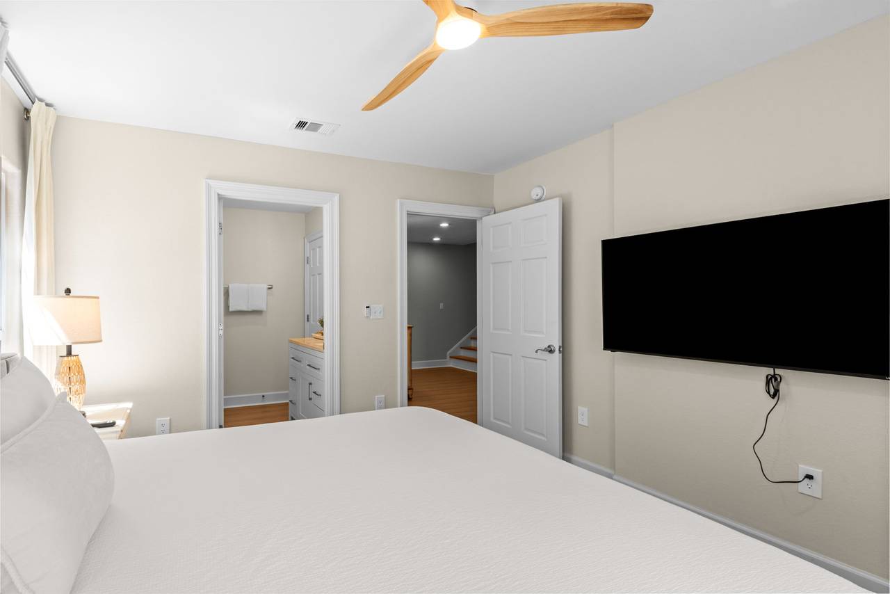 Vizcaya East 1028 - 1st Level Guest King Bedroom 1 Vizcaya East 1028 - 1st Level Guest King Bedroom 1