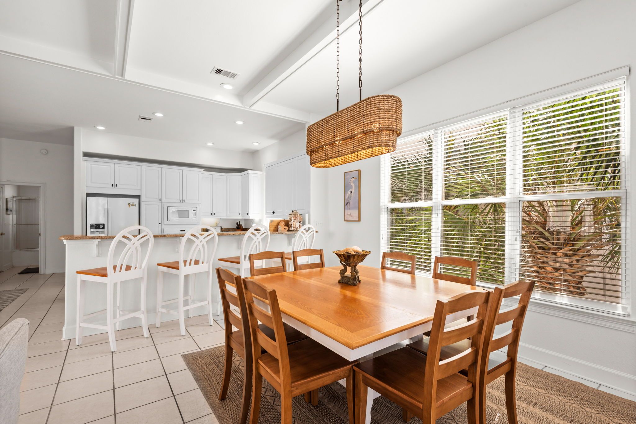 Vizcaya East 1028 - 2nd level dining & kitchen area
