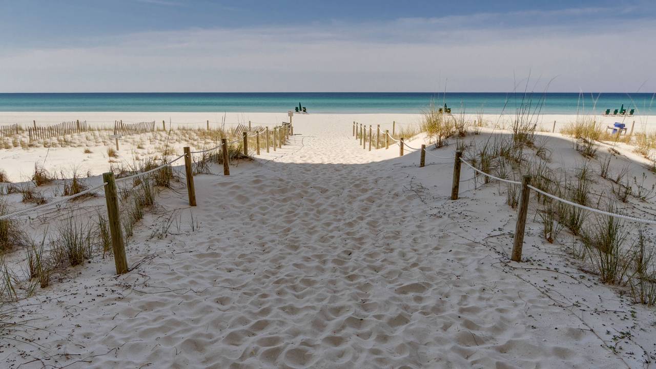 Pinnacle Port Grounds & Amenities Pinnacle Port Grounds & Amenities