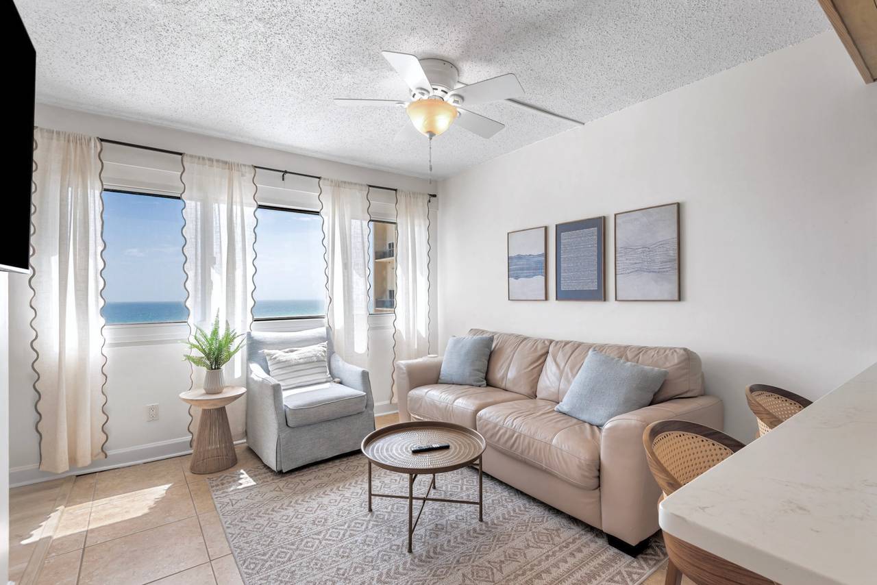 2nd Floor - Living area with Gulf views 2nd Floor - Living area with Gulf views