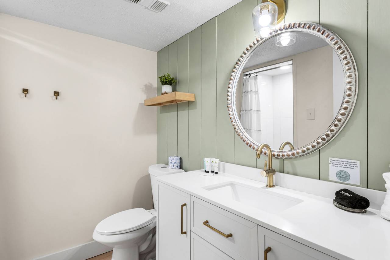 2nd Level - Master bathroom 2nd Level - Master bathroom