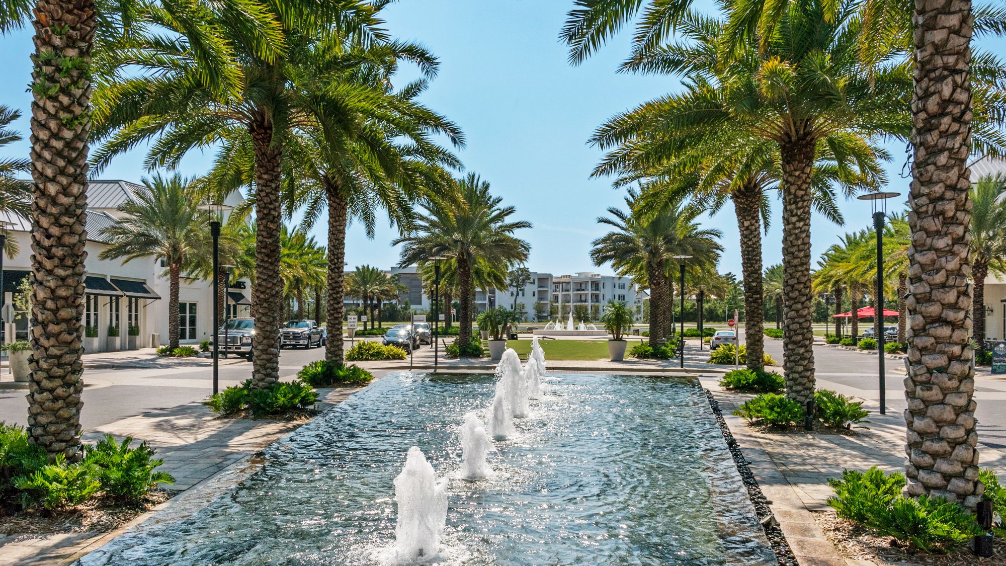 30Avenue Grounds & Amenities