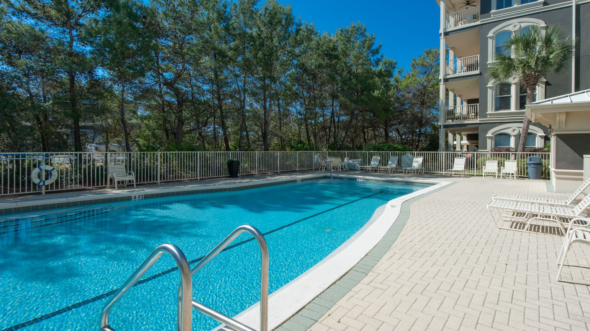 Seaview Villas Pool