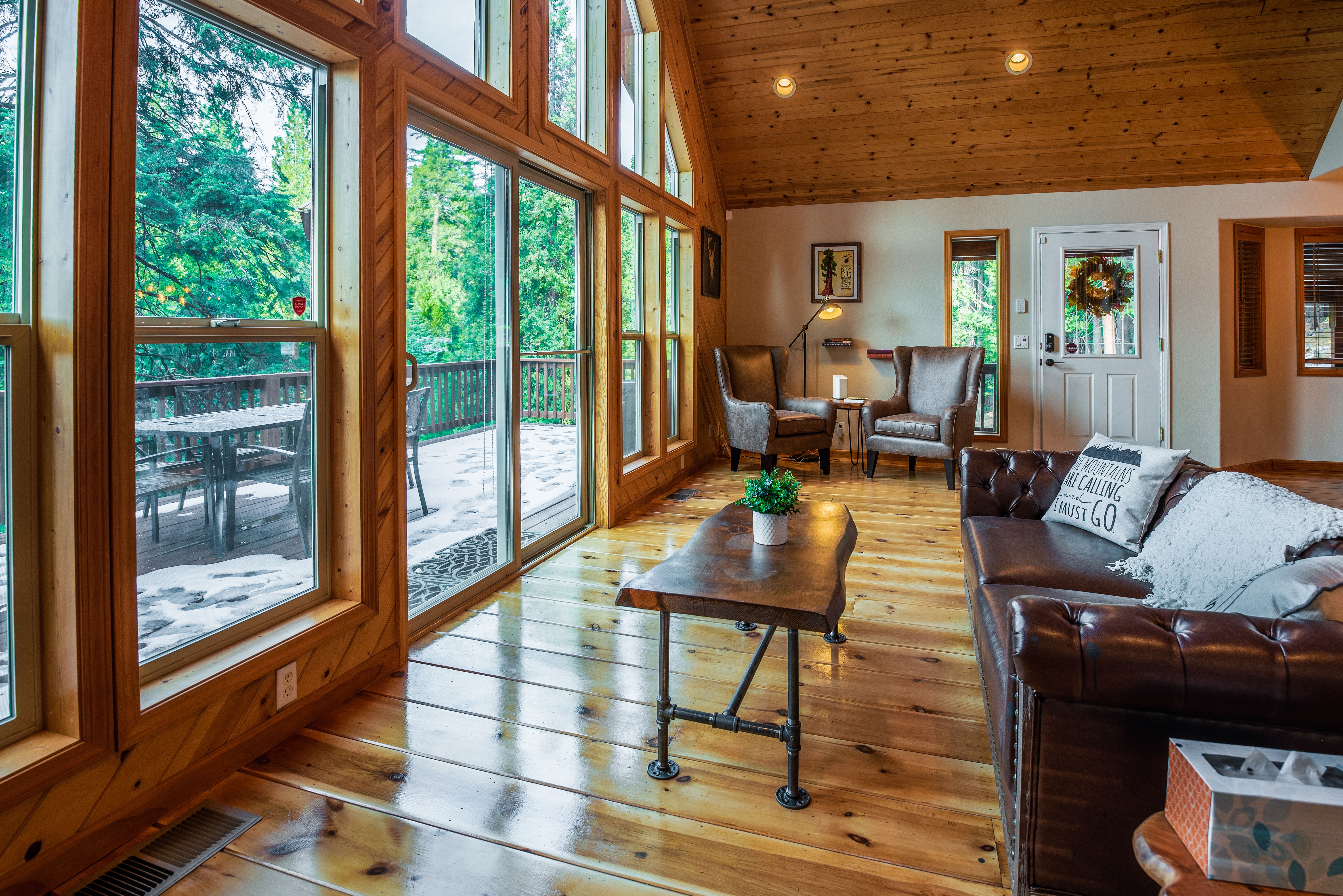 Tree Top Chalet Luxury Lodge in Camp Connell w/ AC Sierra Vacation