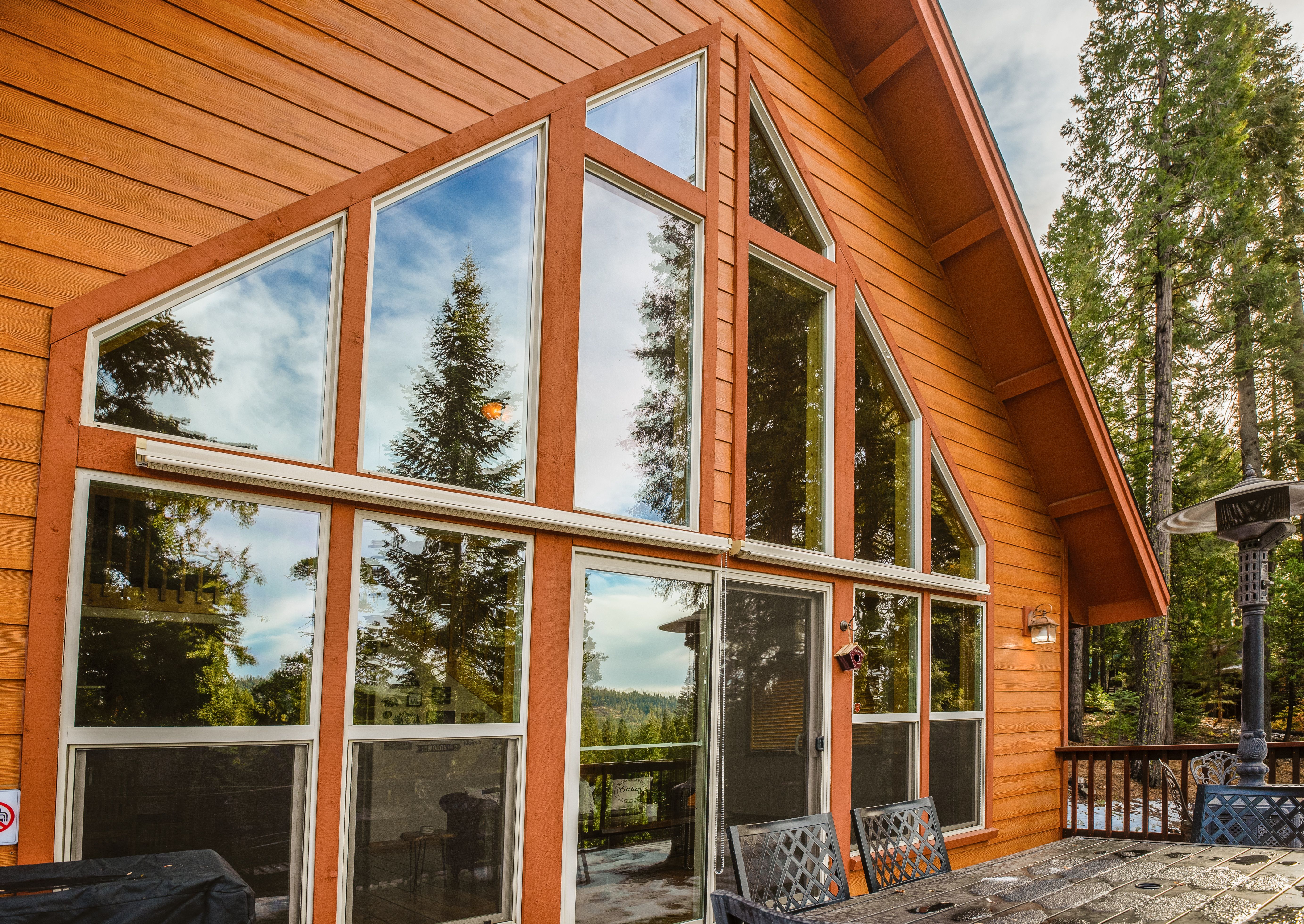 Tree Top Chalet Luxury Lodge in Camp Connell w/ AC Sierra Vacation