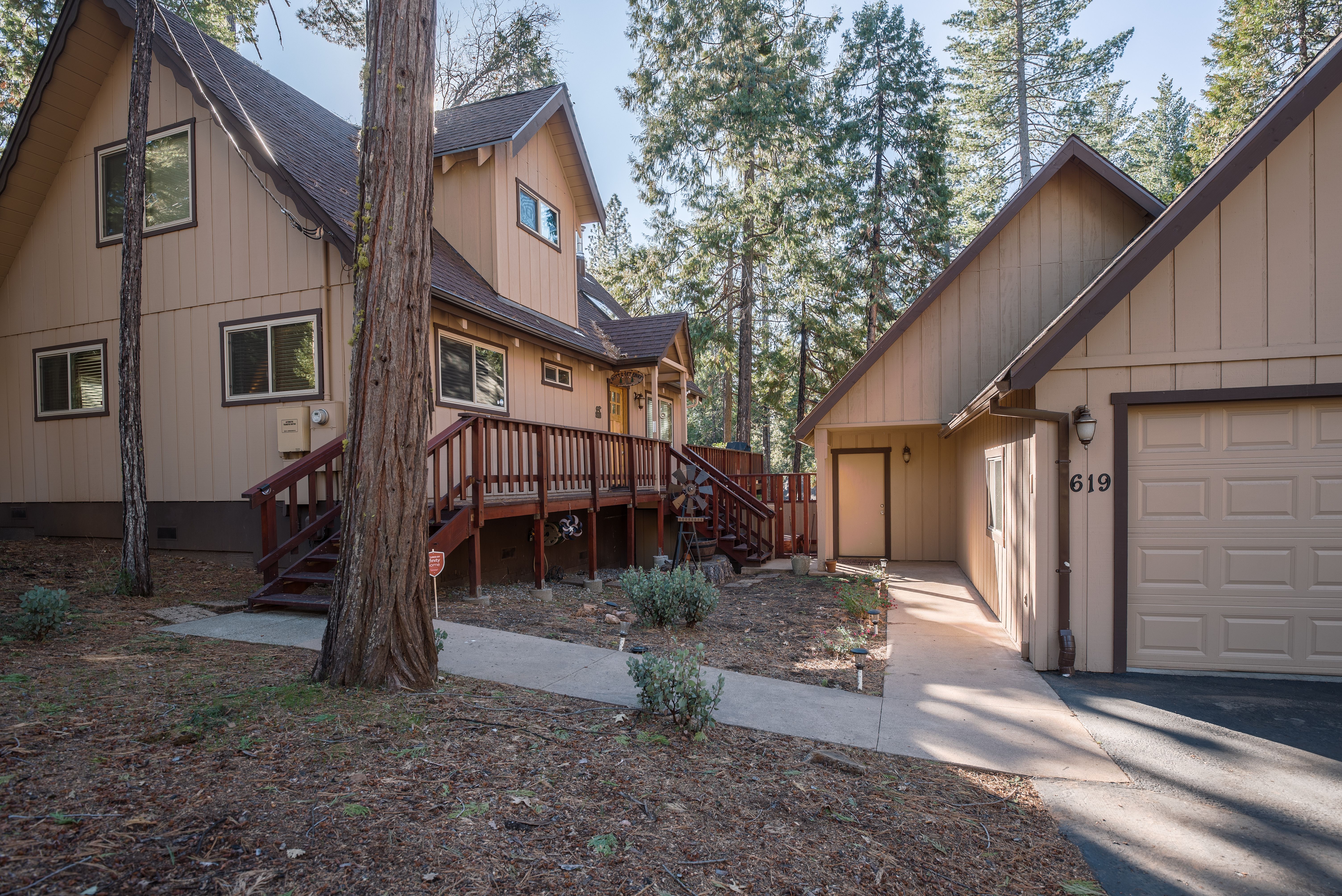 Bear's Outpost Near Blue Lake Springs Rec Center w/ AC Sierra