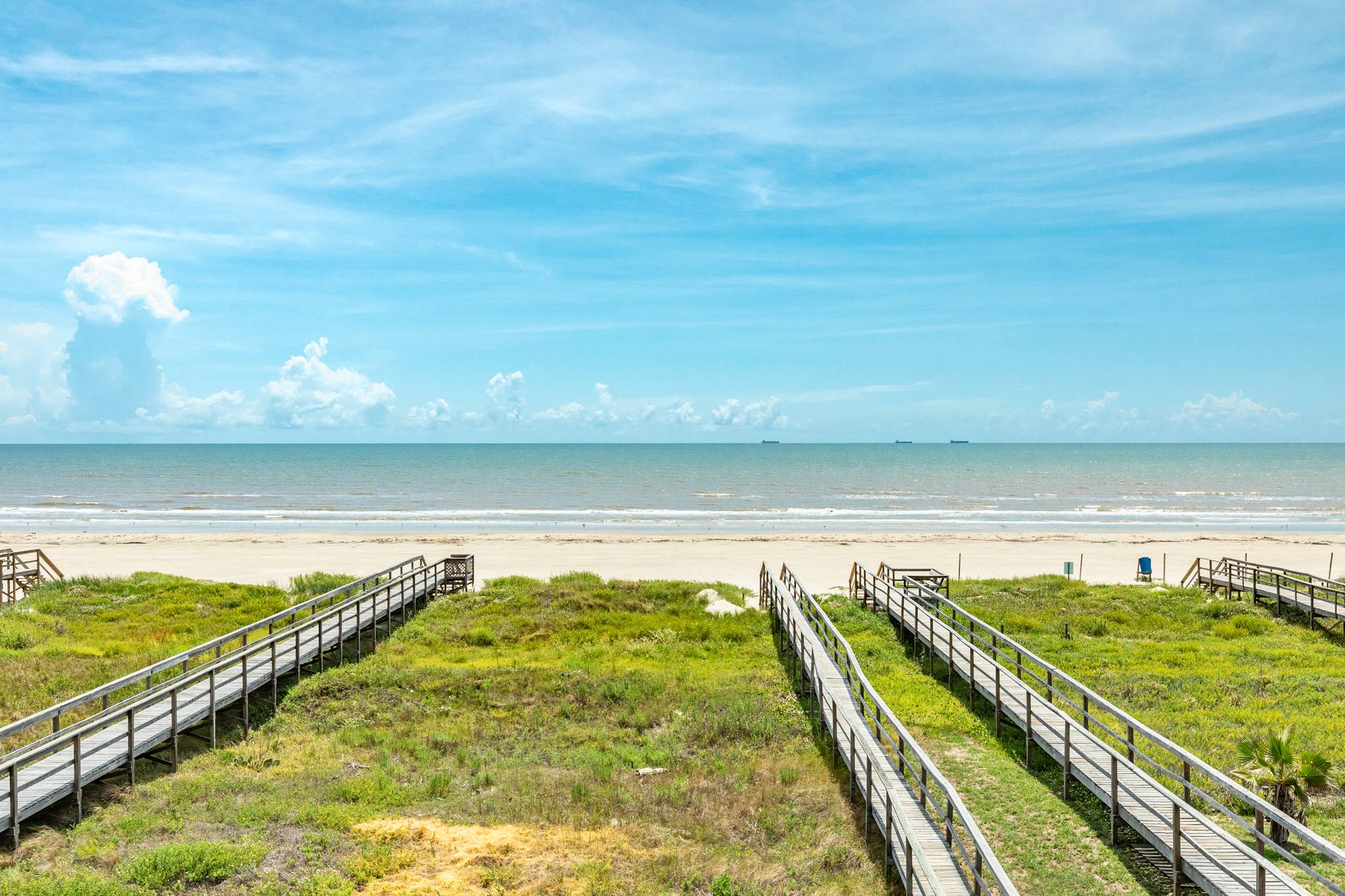 Playa del Oro (U10260) Bluewater Resort Rentals and Sales