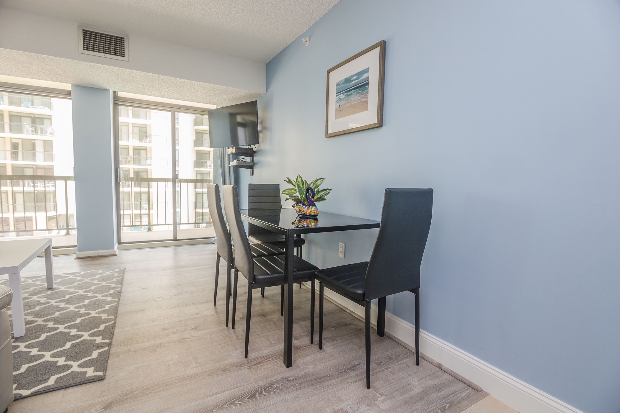 CAREERING｜PLACEBO301 Braemar Towers 1411 | Century 21 New Horizon