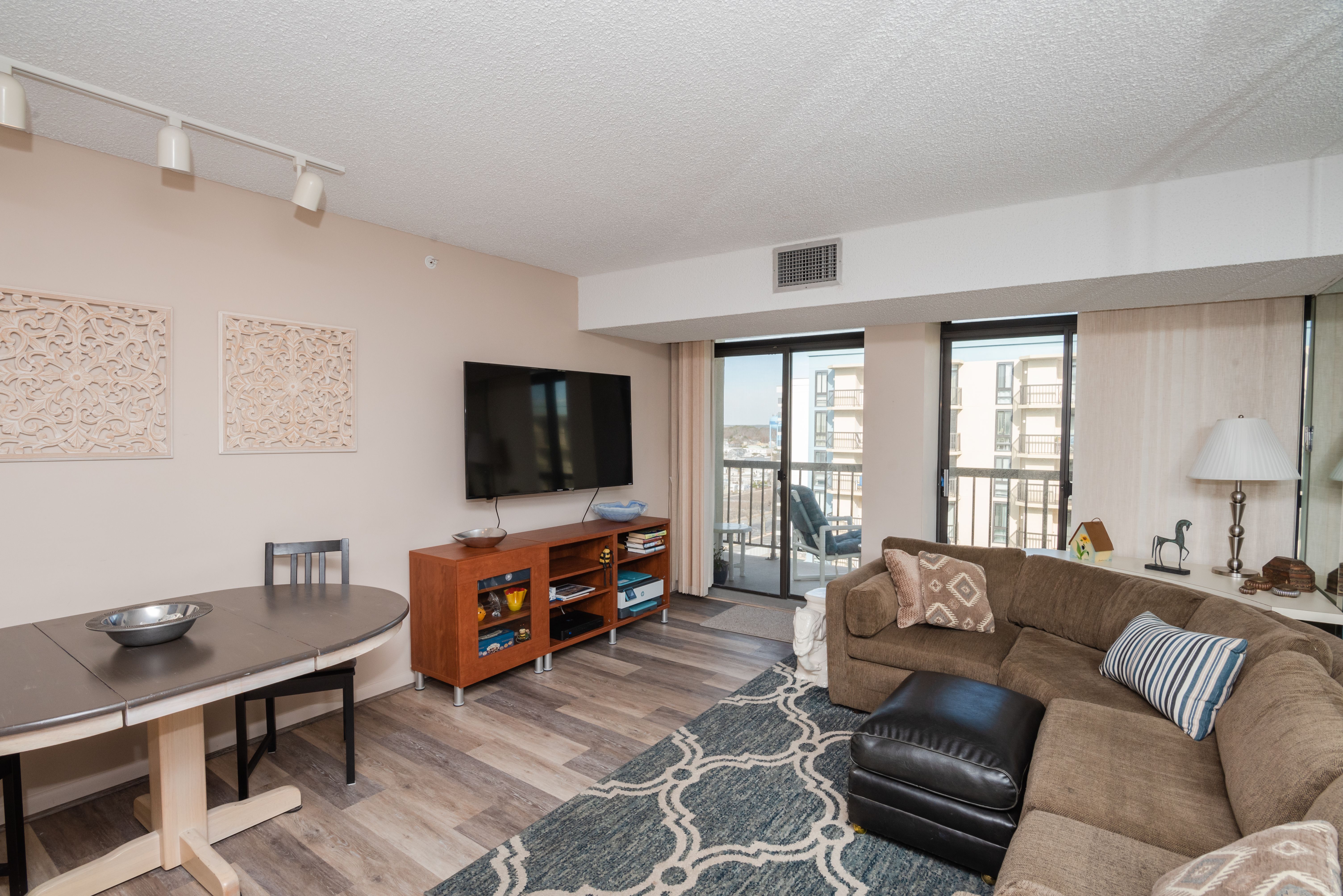 Braemar Towers 1903 Century 21 New Horizon