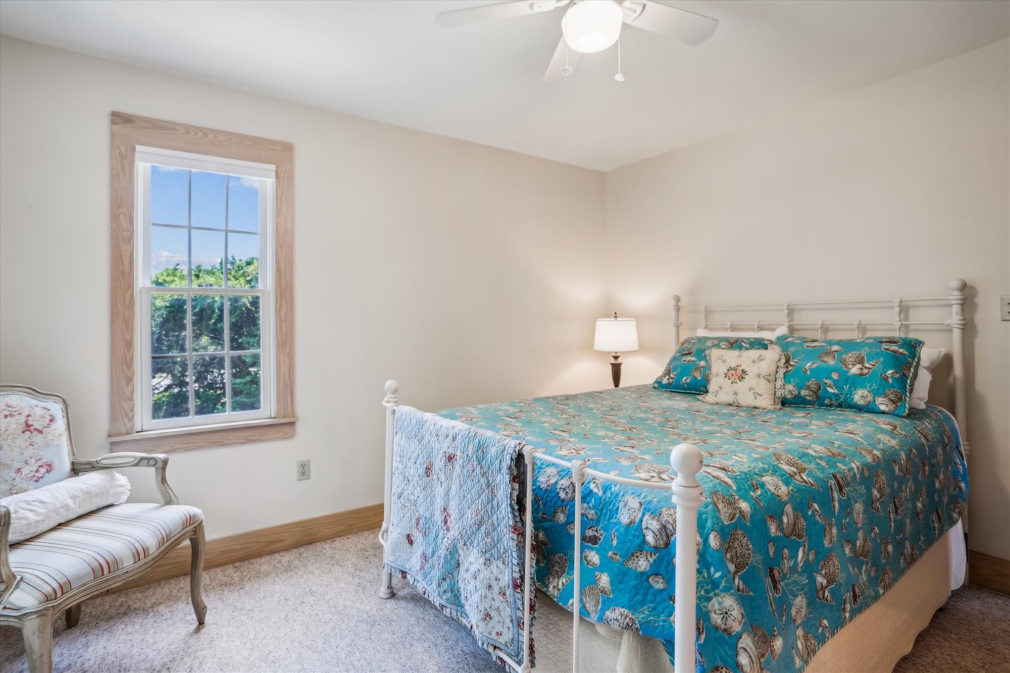 Bedroom with Queen Bed