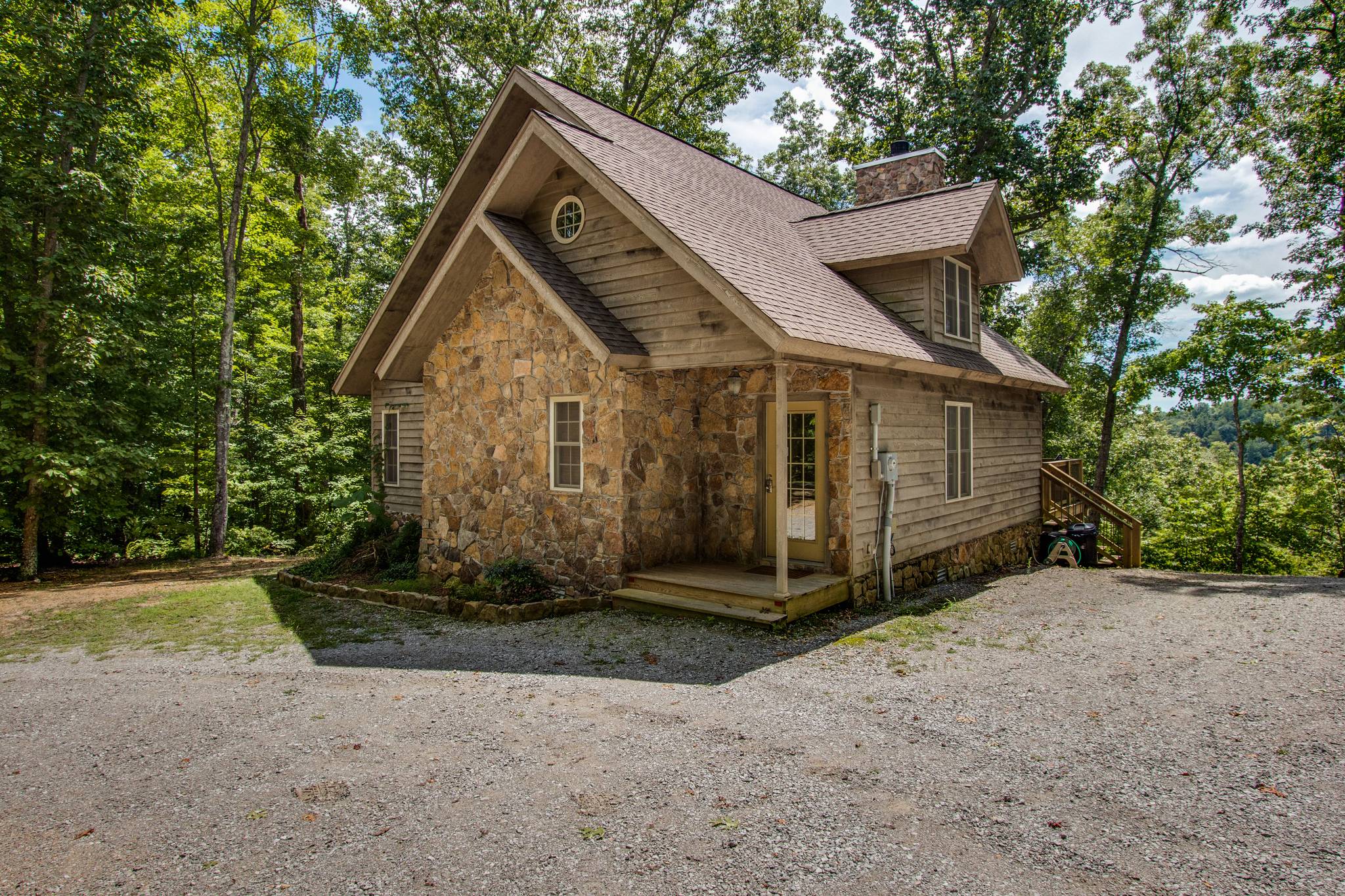 Heavenly Rest Center Hill Chalets