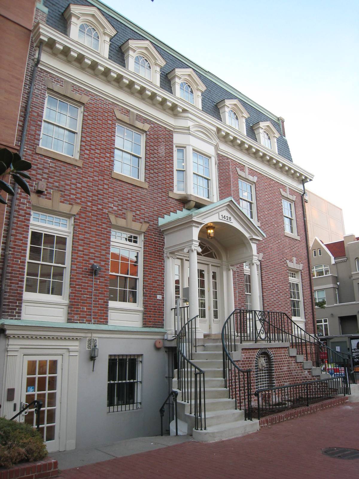 facade - a street view