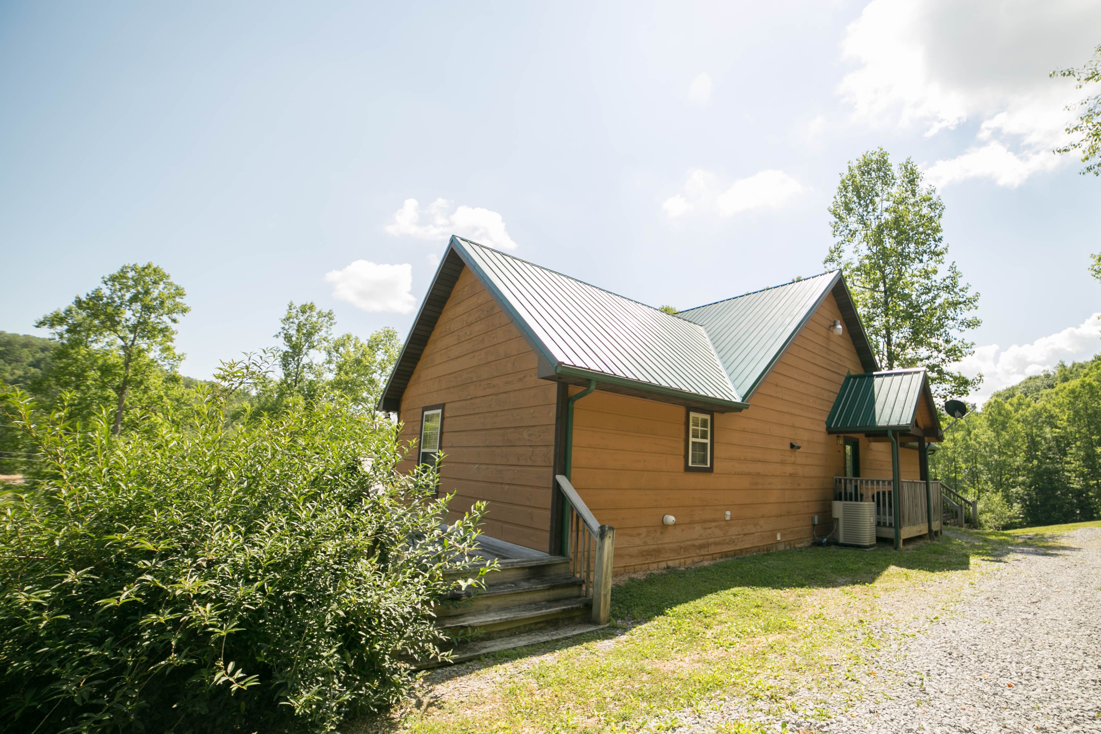 Bearadise RE/MAX Cove Mountain Realty & Cabins