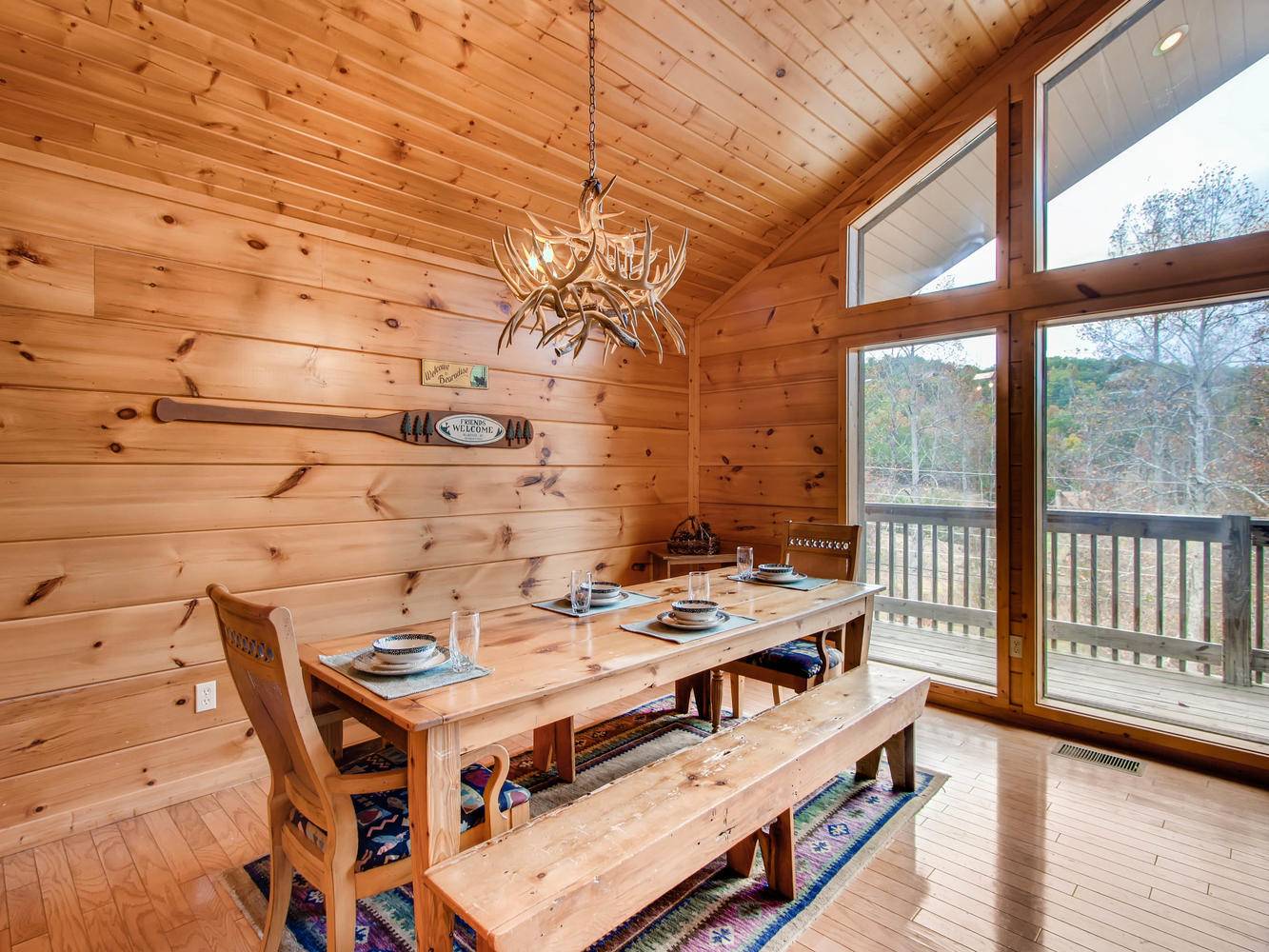 Bearadise RE/MAX Cove Mountain Realty & Cabins