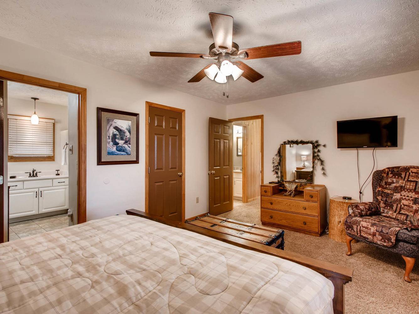 Misty Cove RE/MAX Cove Mountain Realty & Cabins