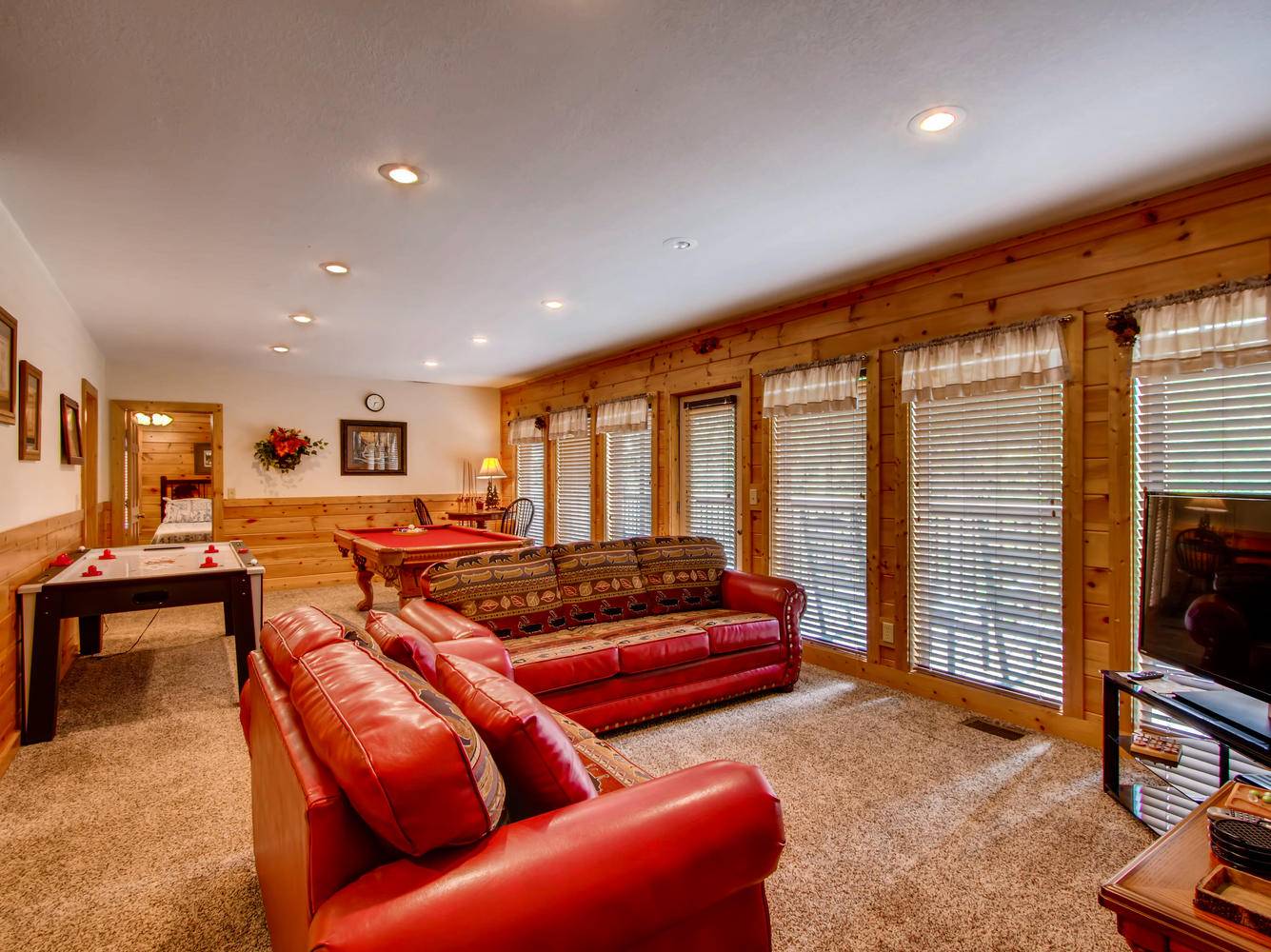 Simple Pleasures RE/MAX Cove Mountain Realty & Cabins