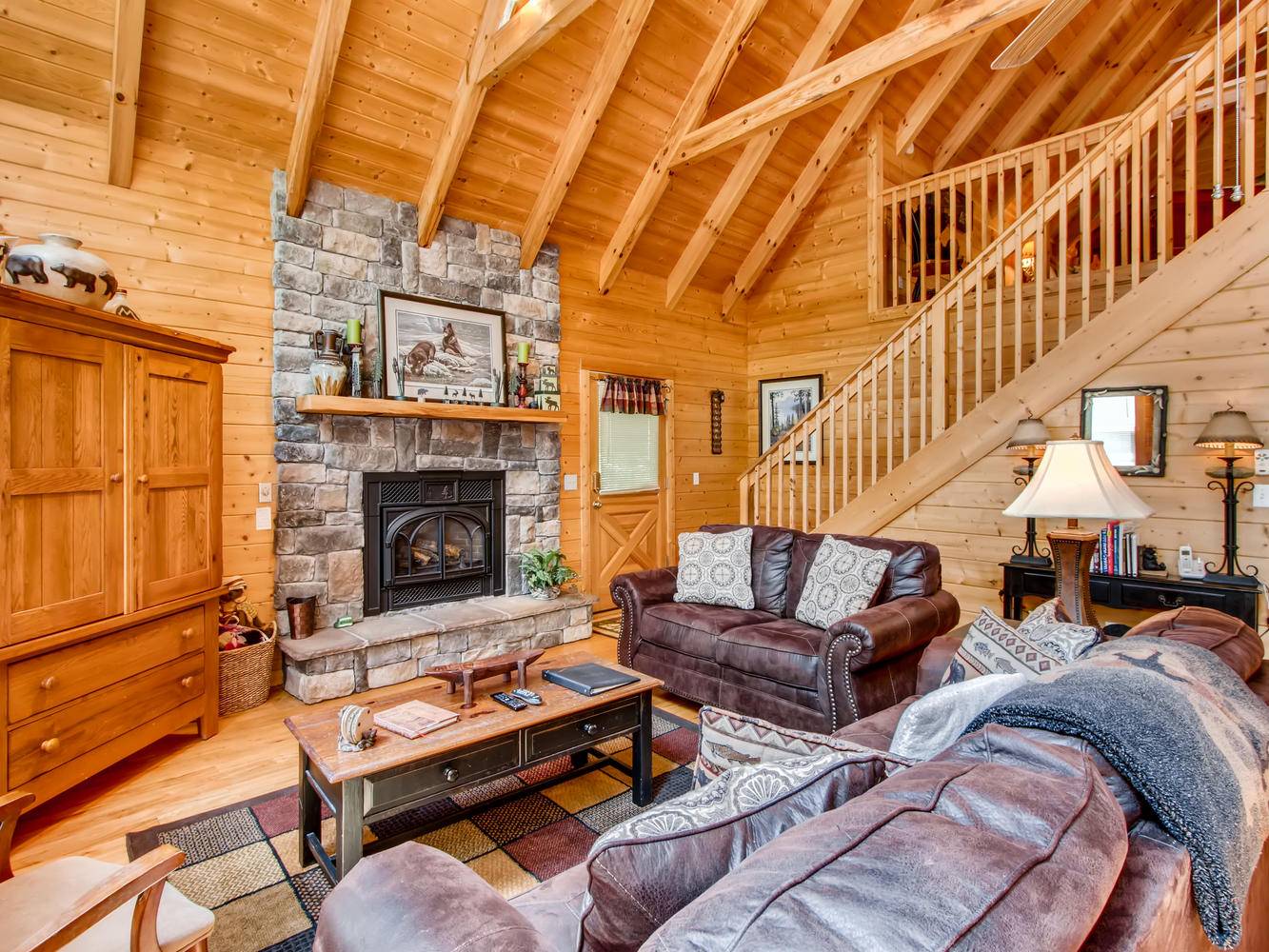 Tomahawk Lodge | RE/MAX Cove Mountain Realty & Cabins