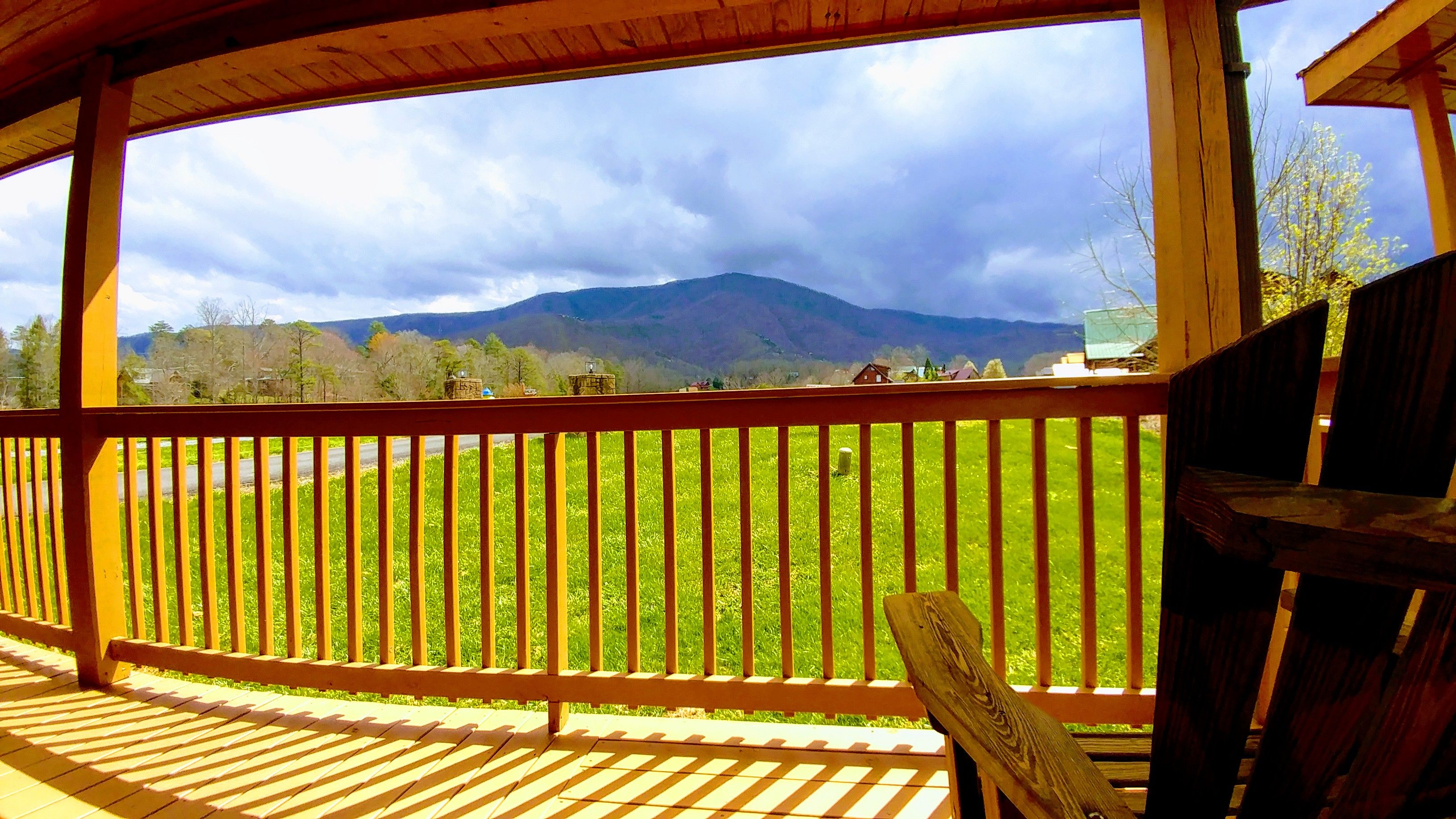 Mountain Breeze RE/MAX Cove Mountain Realty & Cabins