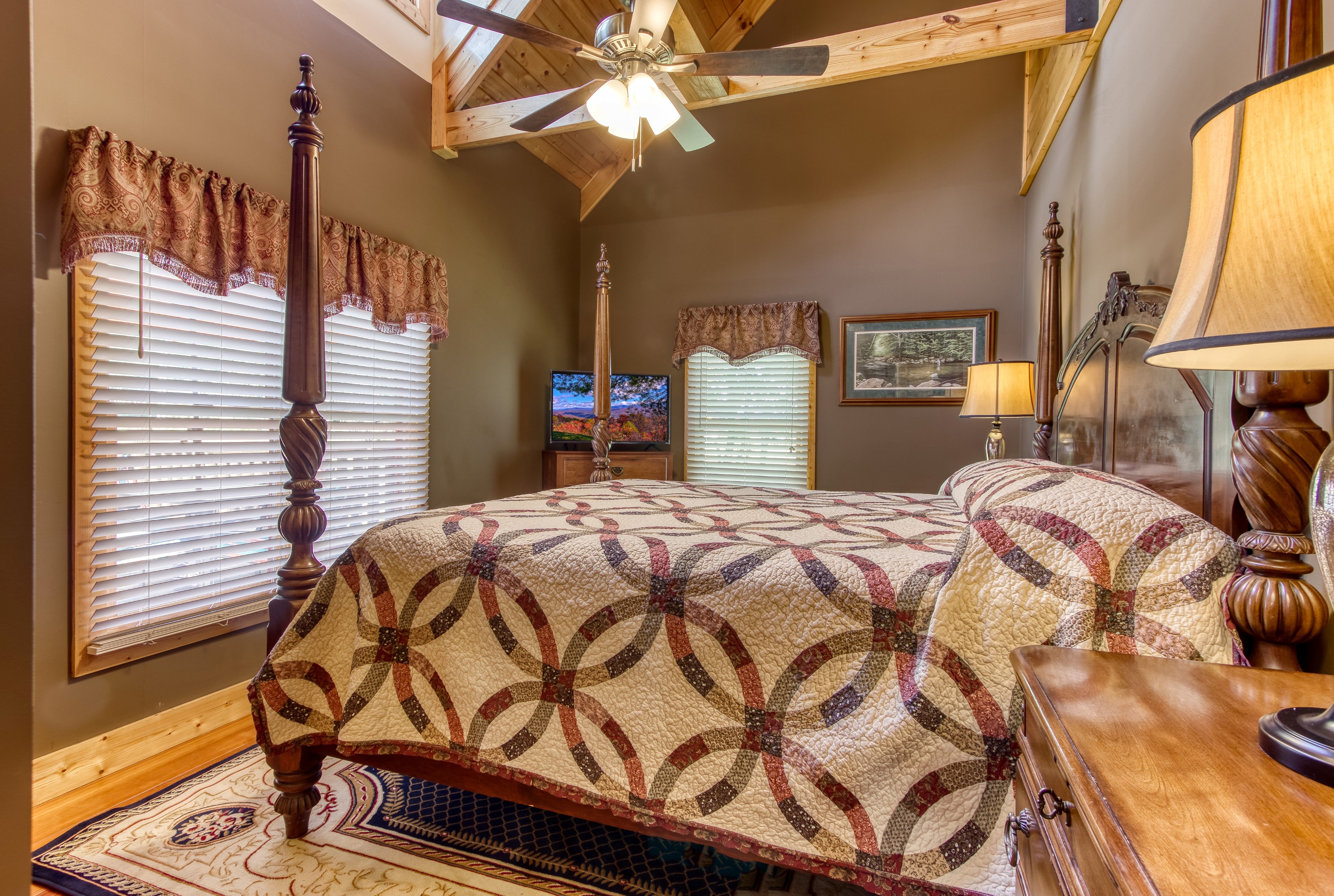 Cove Mountain Lodge RE/MAX Cove Mountain Realty & Cabins