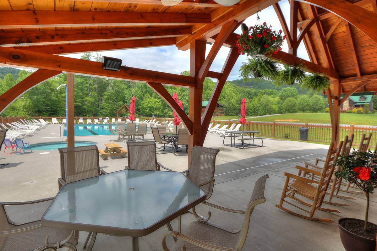 Cove Mountain Lodge RE/MAX Cove Mountain Realty & Cabins