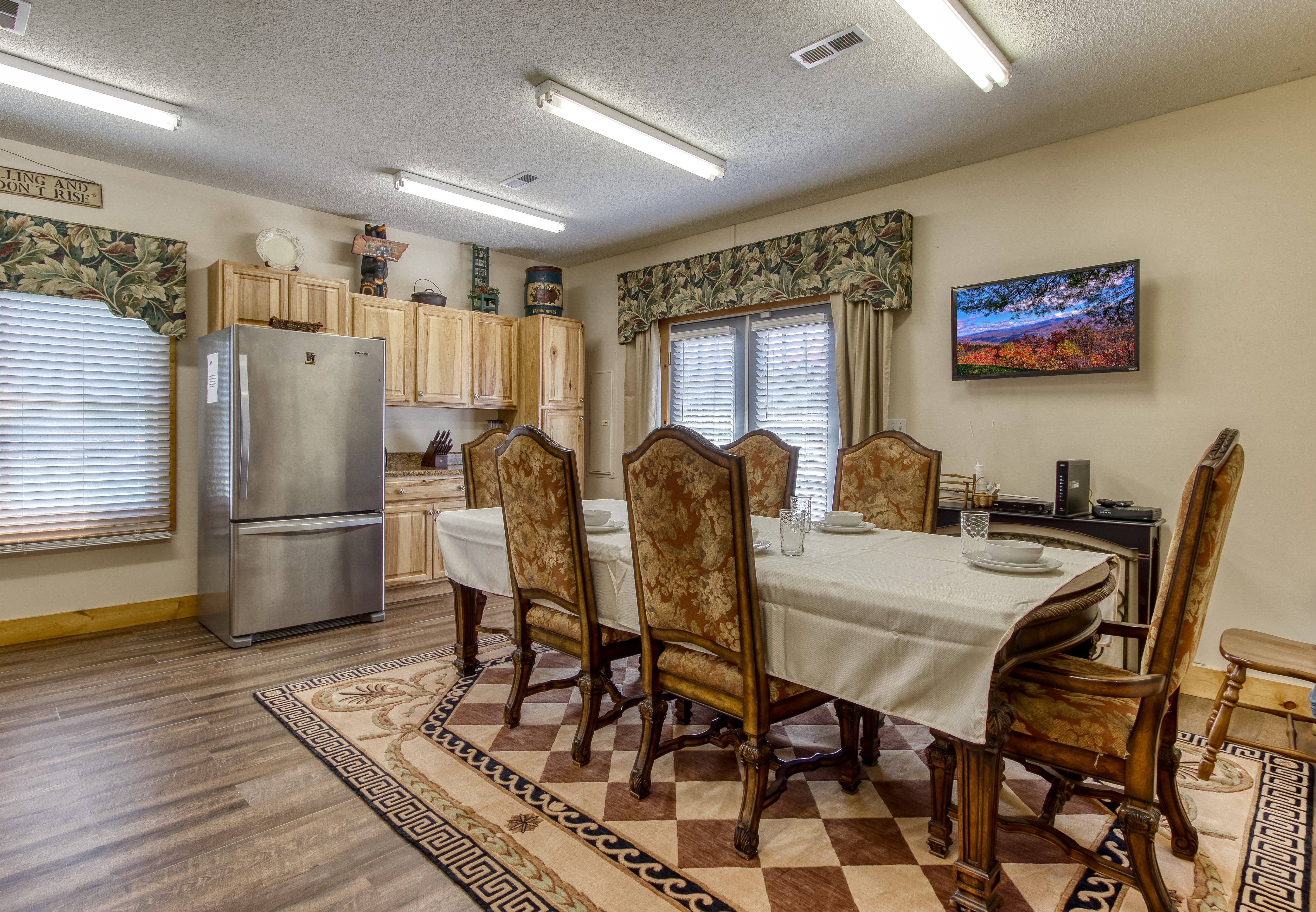 Cove Mountain Lodge RE/MAX Cove Mountain Realty & Cabins