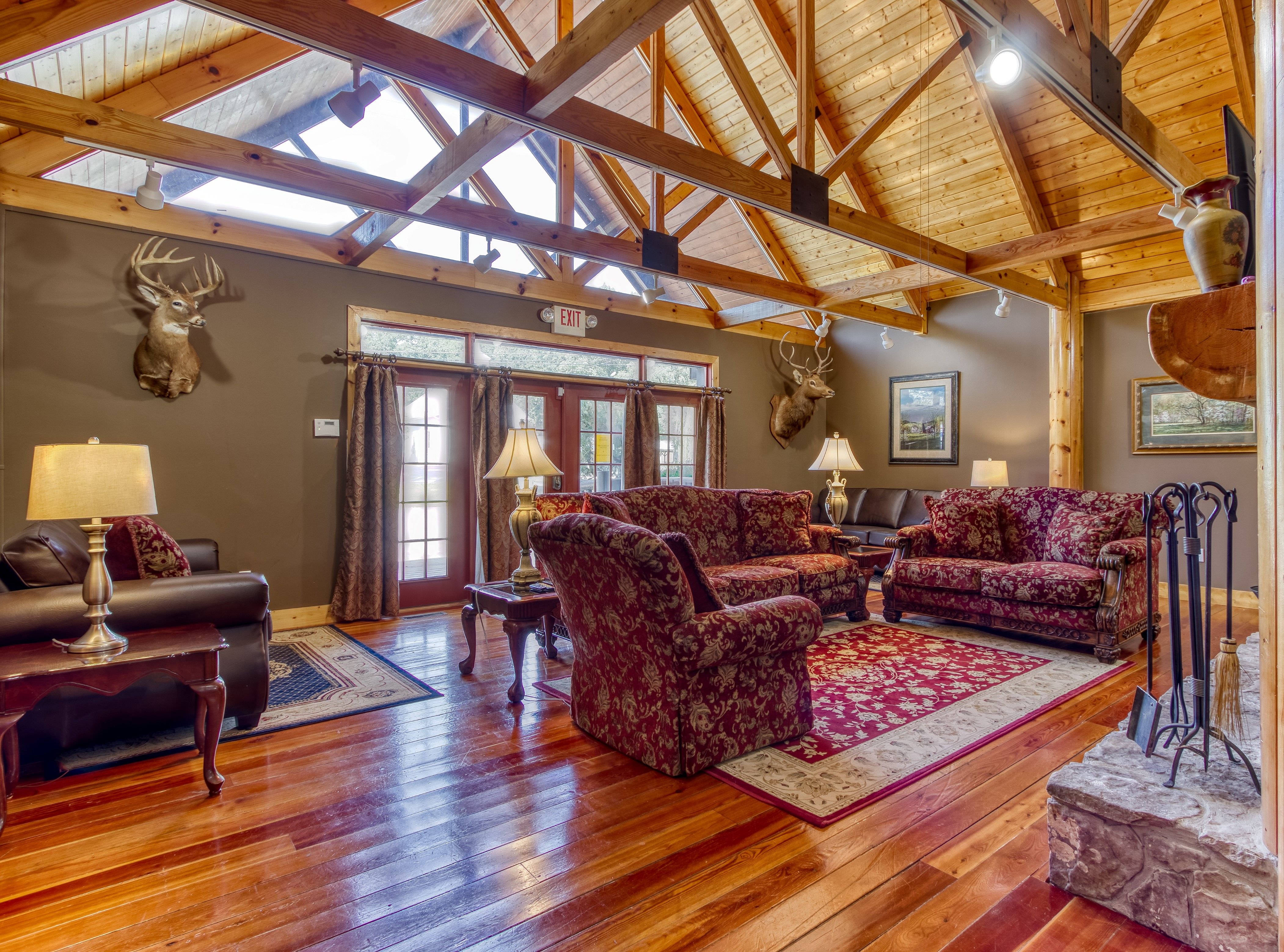 Cove Mountain Lodge RE/MAX Cove Mountain Realty & Cabins