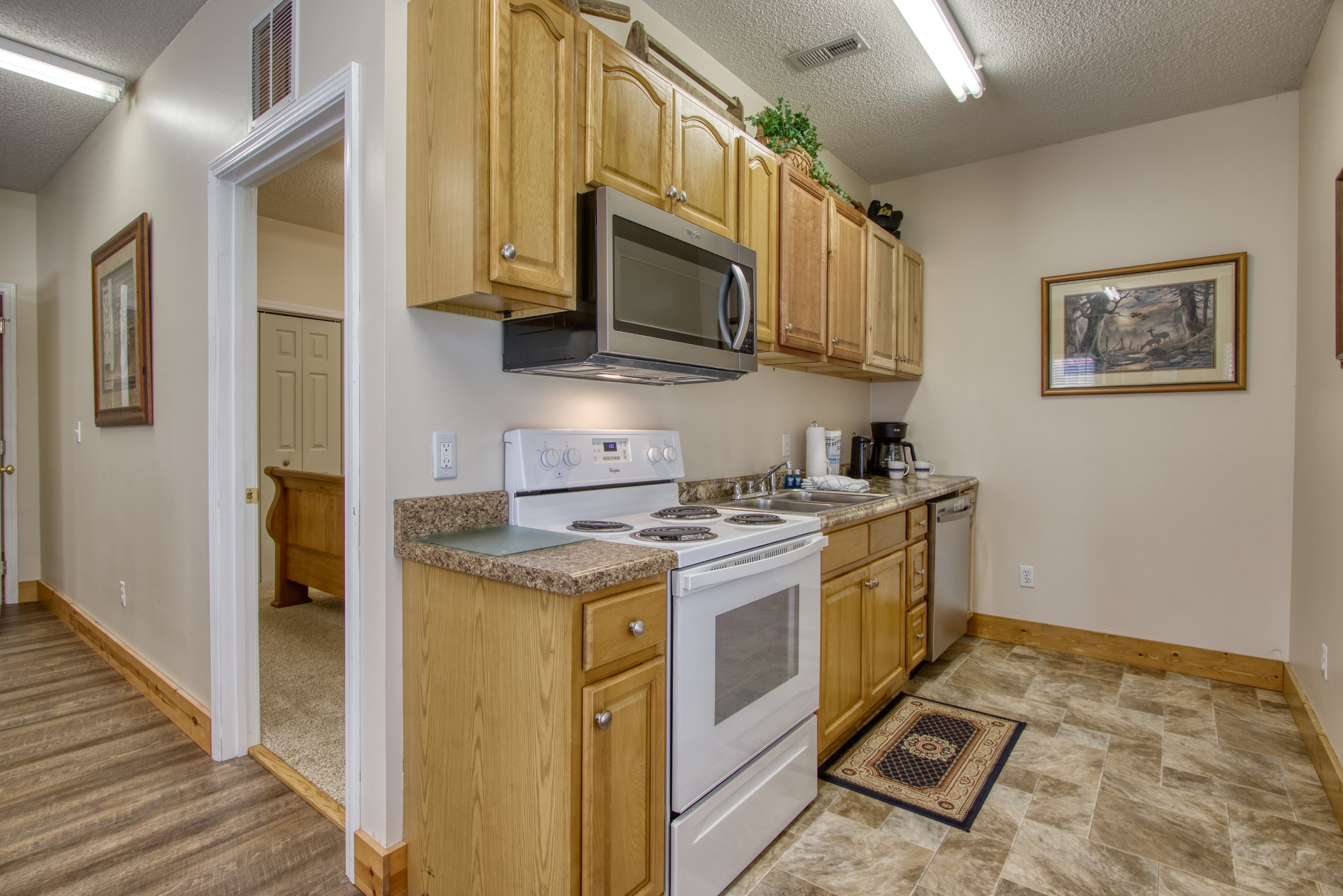 Cove Mountain Lodge RE/MAX Cove Mountain Realty & Cabins