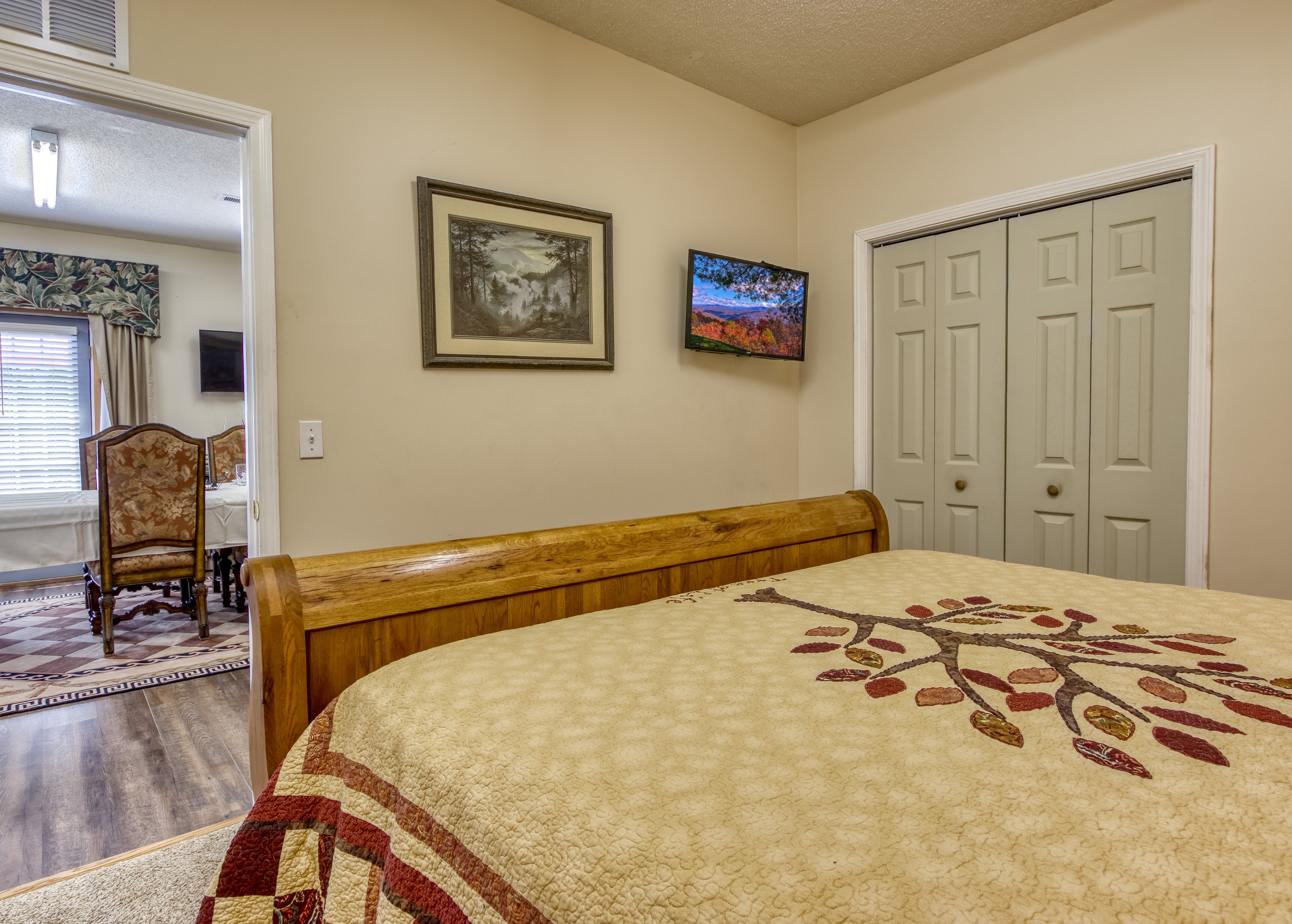 Cove Mountain Lodge RE/MAX Cove Mountain Realty & Cabins