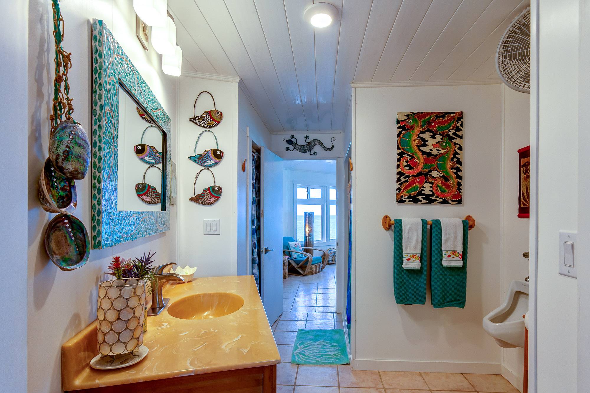 Adjoining shared guest bathroom between the guest bedrooms.