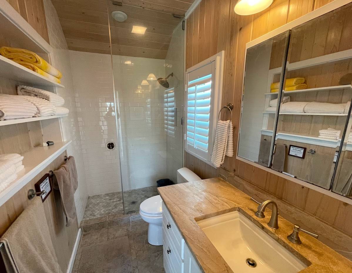Spinney-mini bathroom