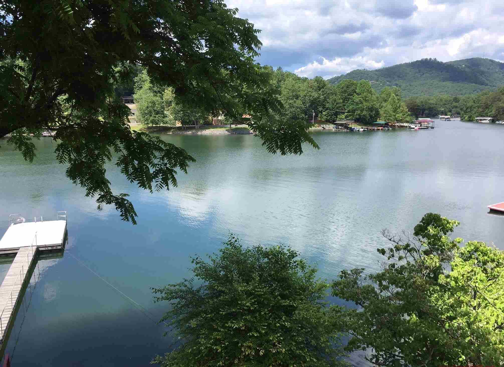 Chatuge Fish Retreat Hiawassee Ga Cabin Rental 9 Guests Under