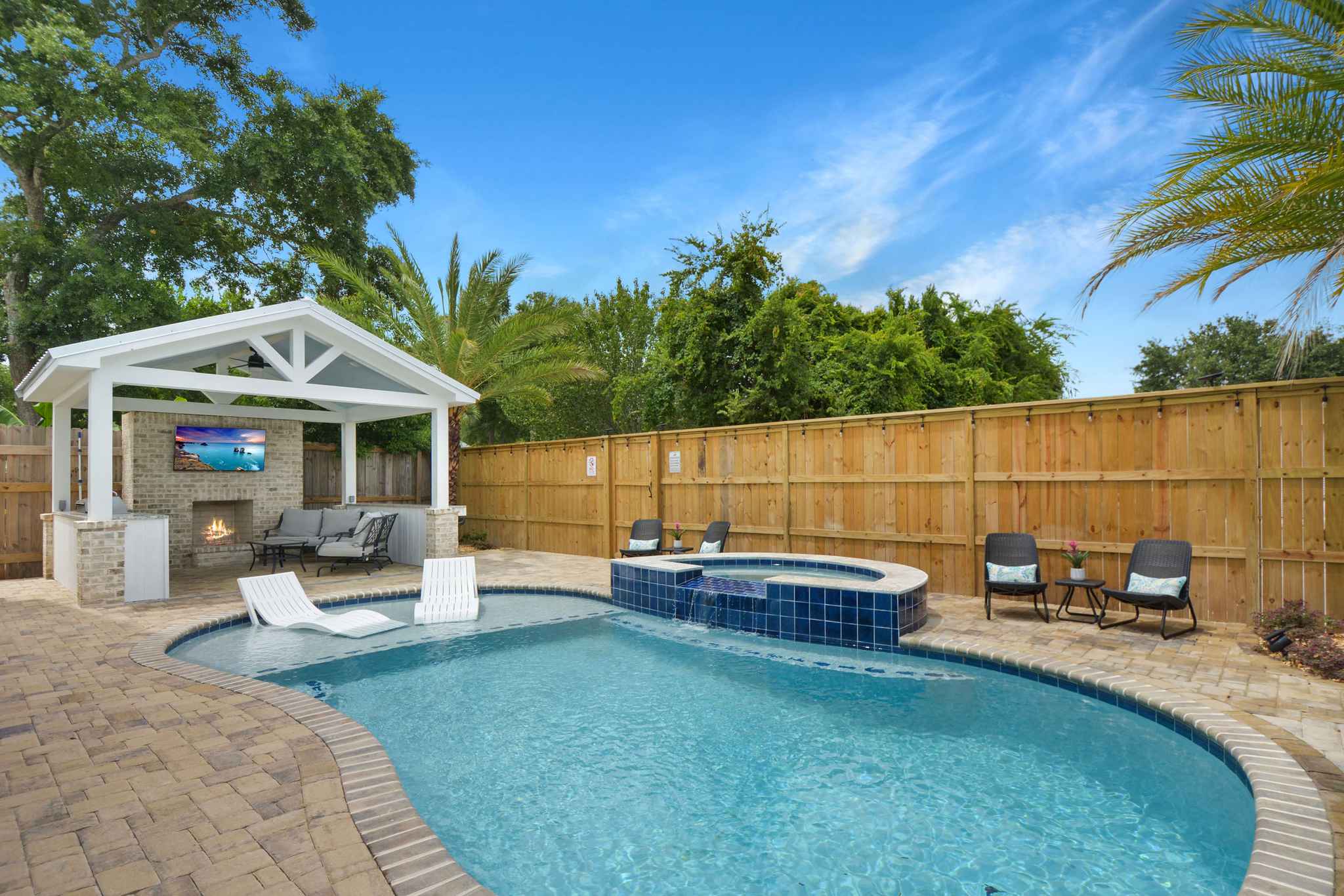 Island Attitude | Real Escapes Properties