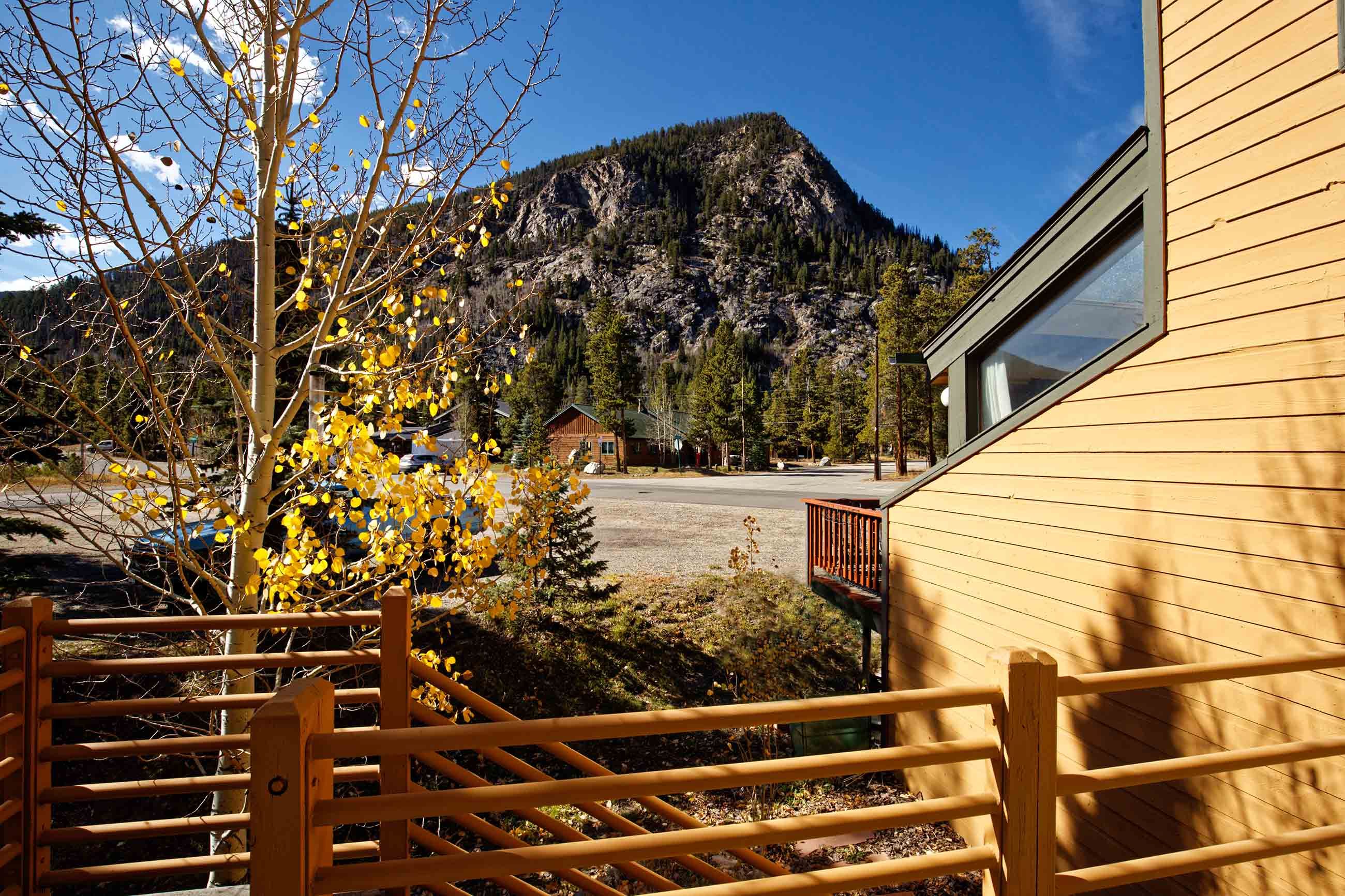 Spruce Point Townhome Great Location & Views Summit Mountain Rentals