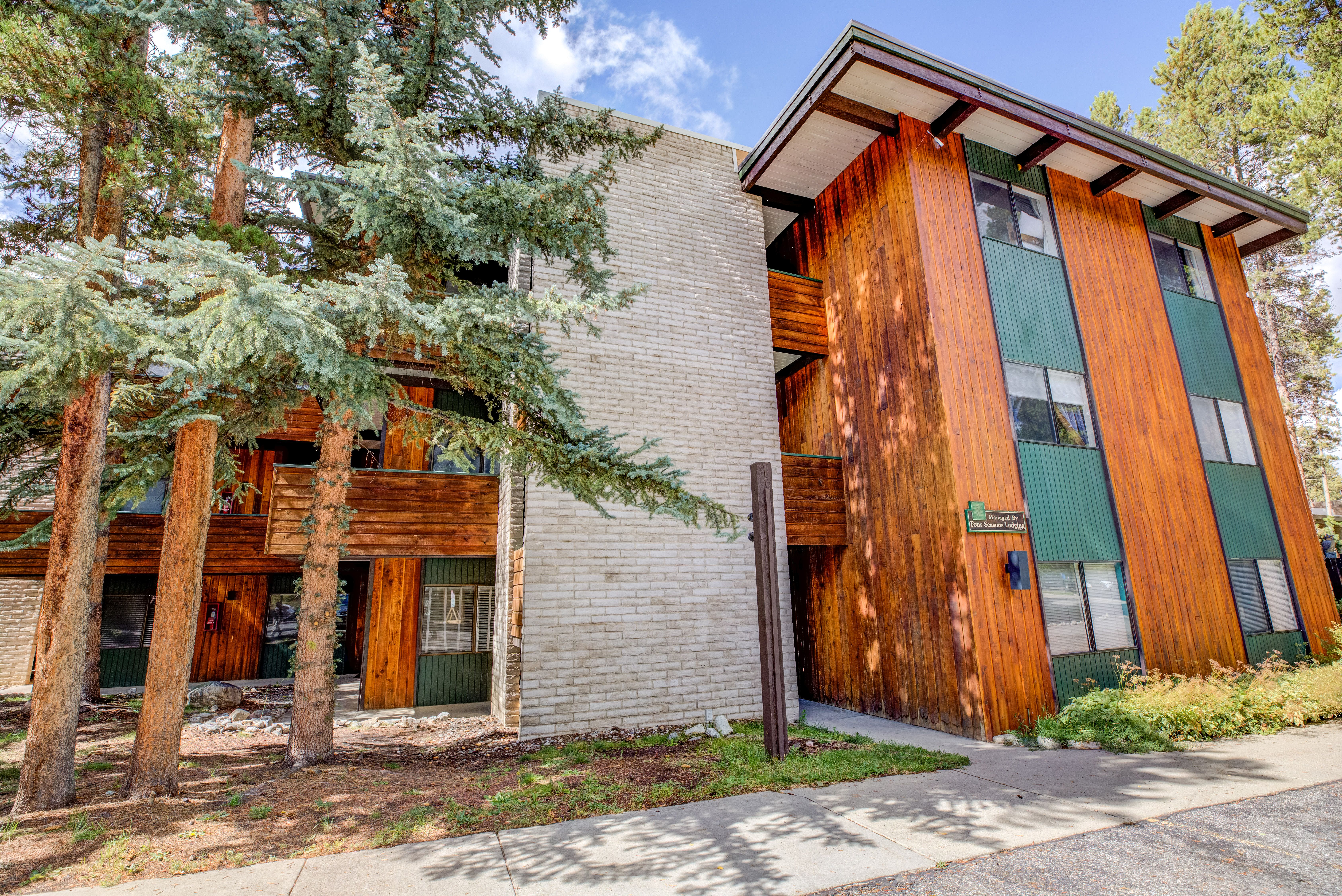 Tamarisk Telemark Condo Great Location, Remodeled Summit Mountain