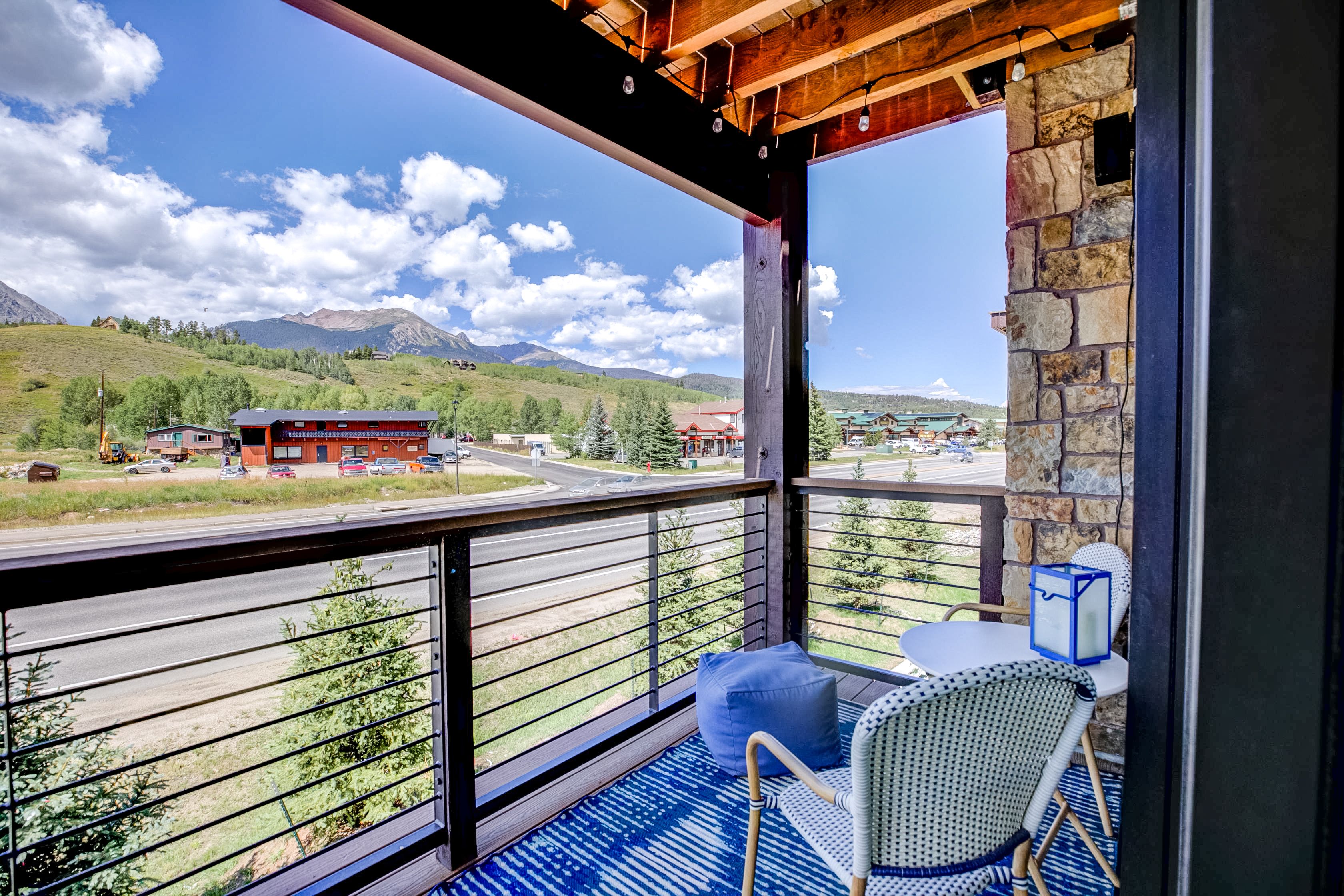 Blue River Flats Retreat Stunning Getaway With Amazing Views Summit