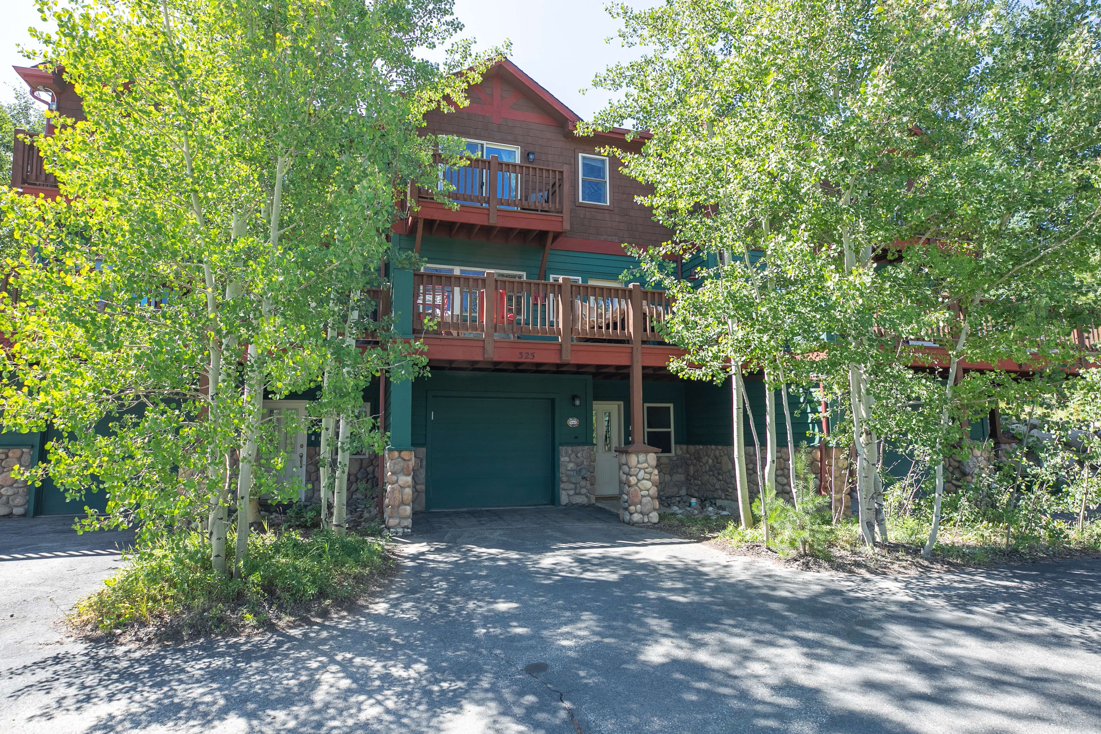 Carefree Long Stay Townhome 30+ Day Rental w/ Hot Tub Summit Mountain Rentals