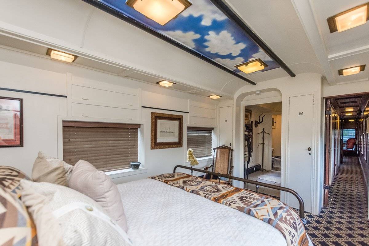 Bedroom and ceiling 