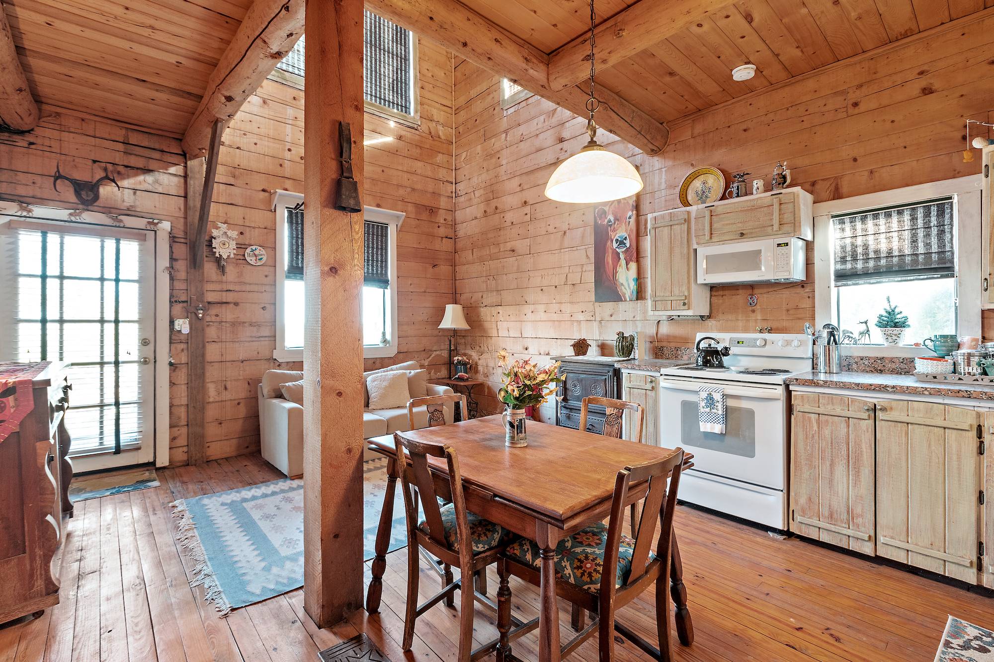 Mighty Oak Log Cabin | Fredericksburg Escapes