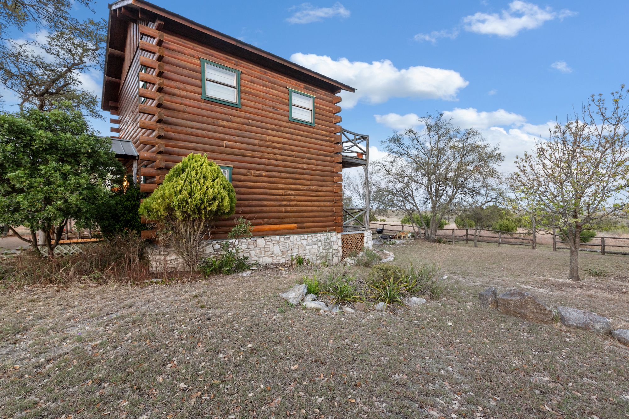 Mighty Oak Log Cabin Fredericksburg Escapes