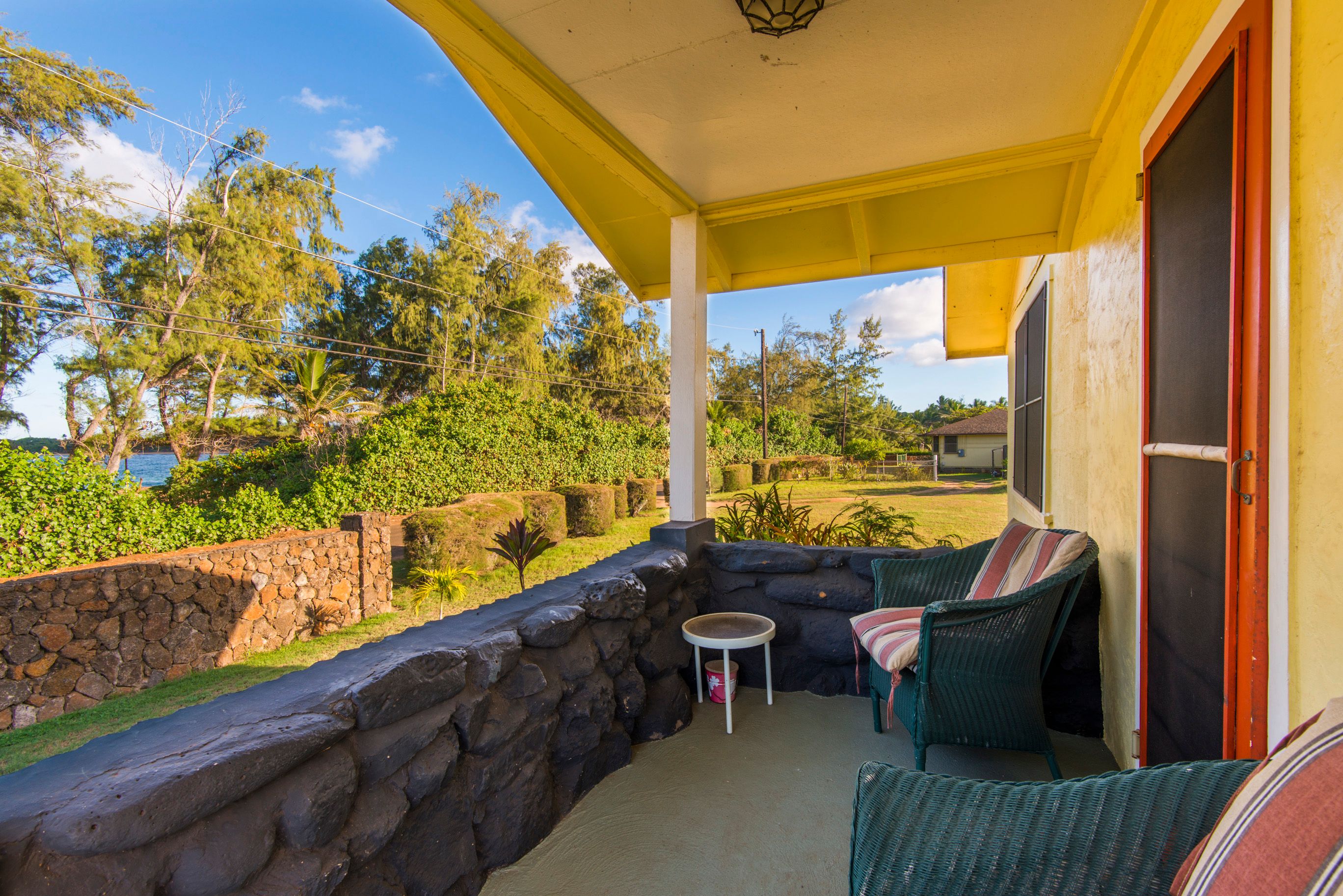 Hibiscus Hula Beach Cottage, Steps to Anahola Bay, TVNC 5067 Garden