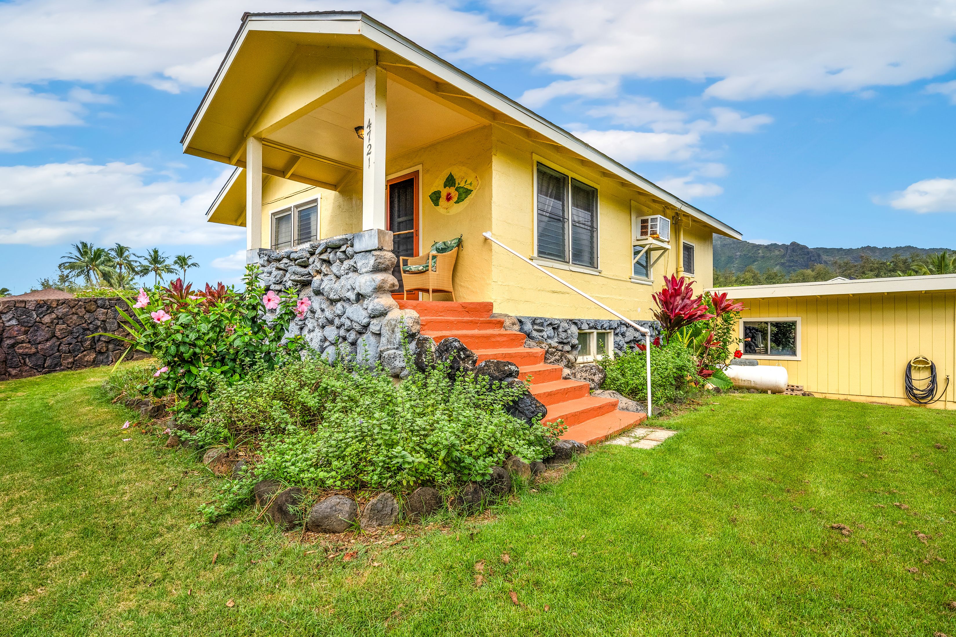 Hibiscus Hula Beach Cottage, Steps to Anahola Bay, TVNC 5067 Garden