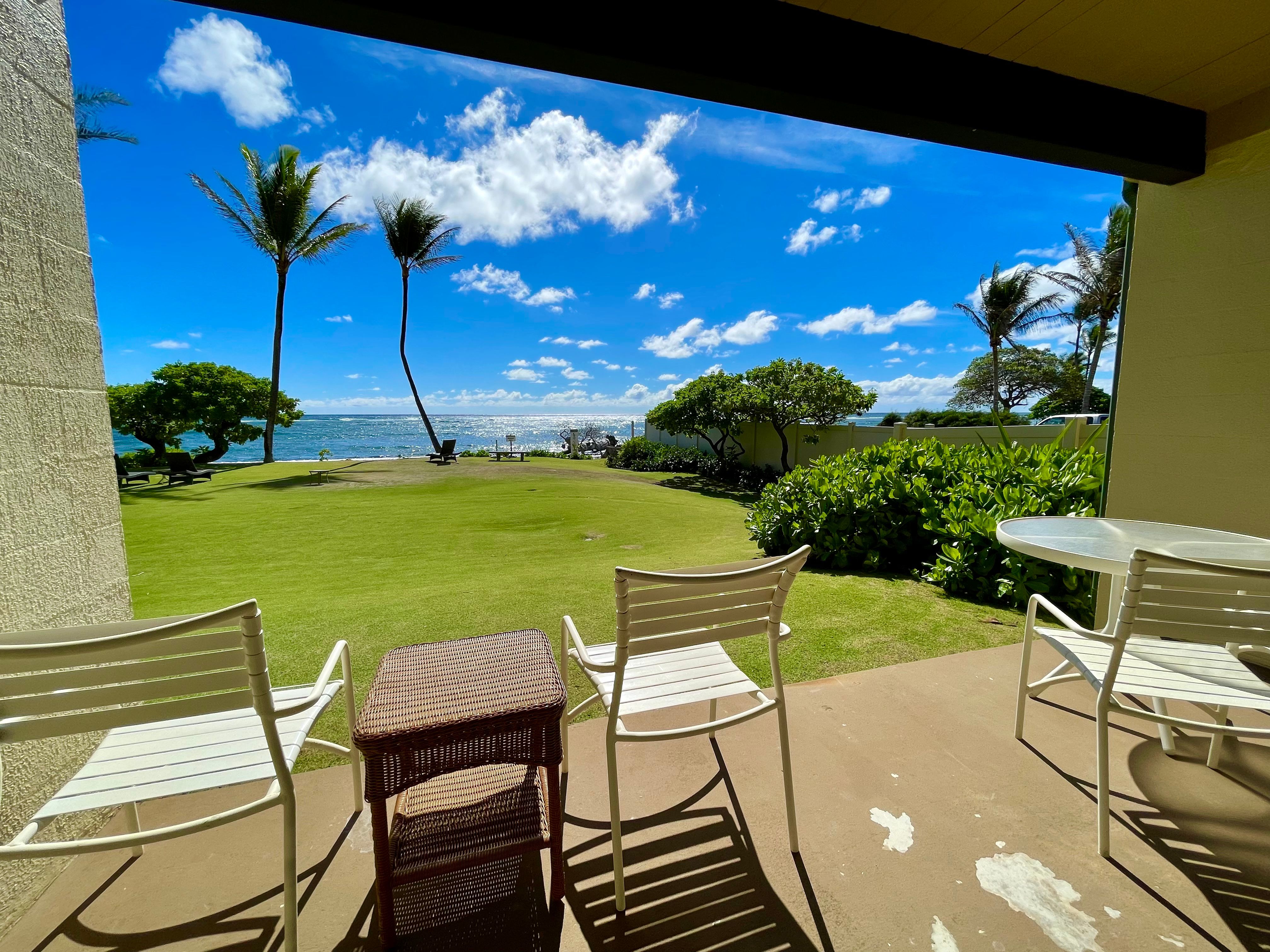 Kapaa Shore Resort A101, Oceanfront, End Unit! Garden Island