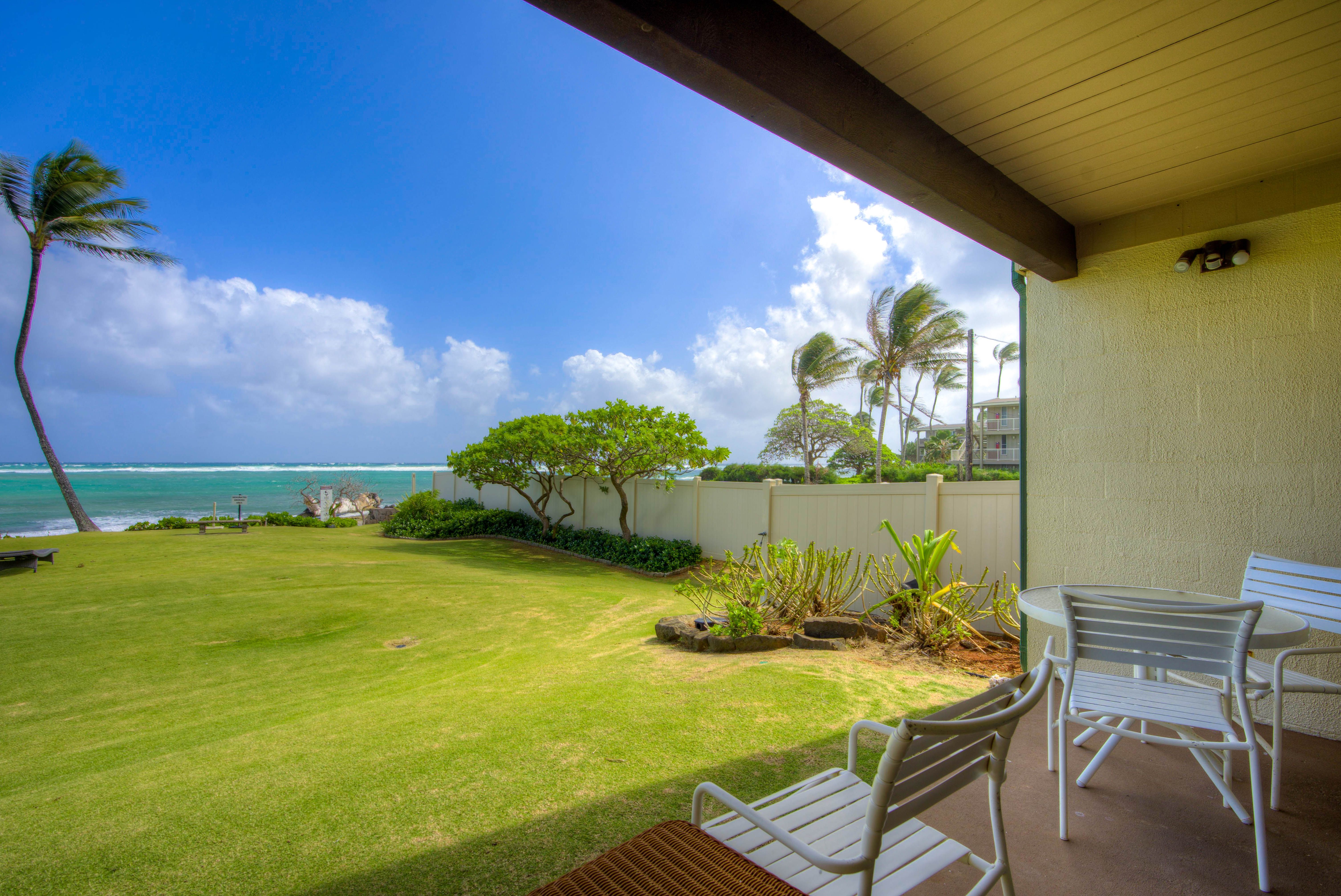 Kapaa Shore Resort A101, Oceanfront, End Unit! Garden Island