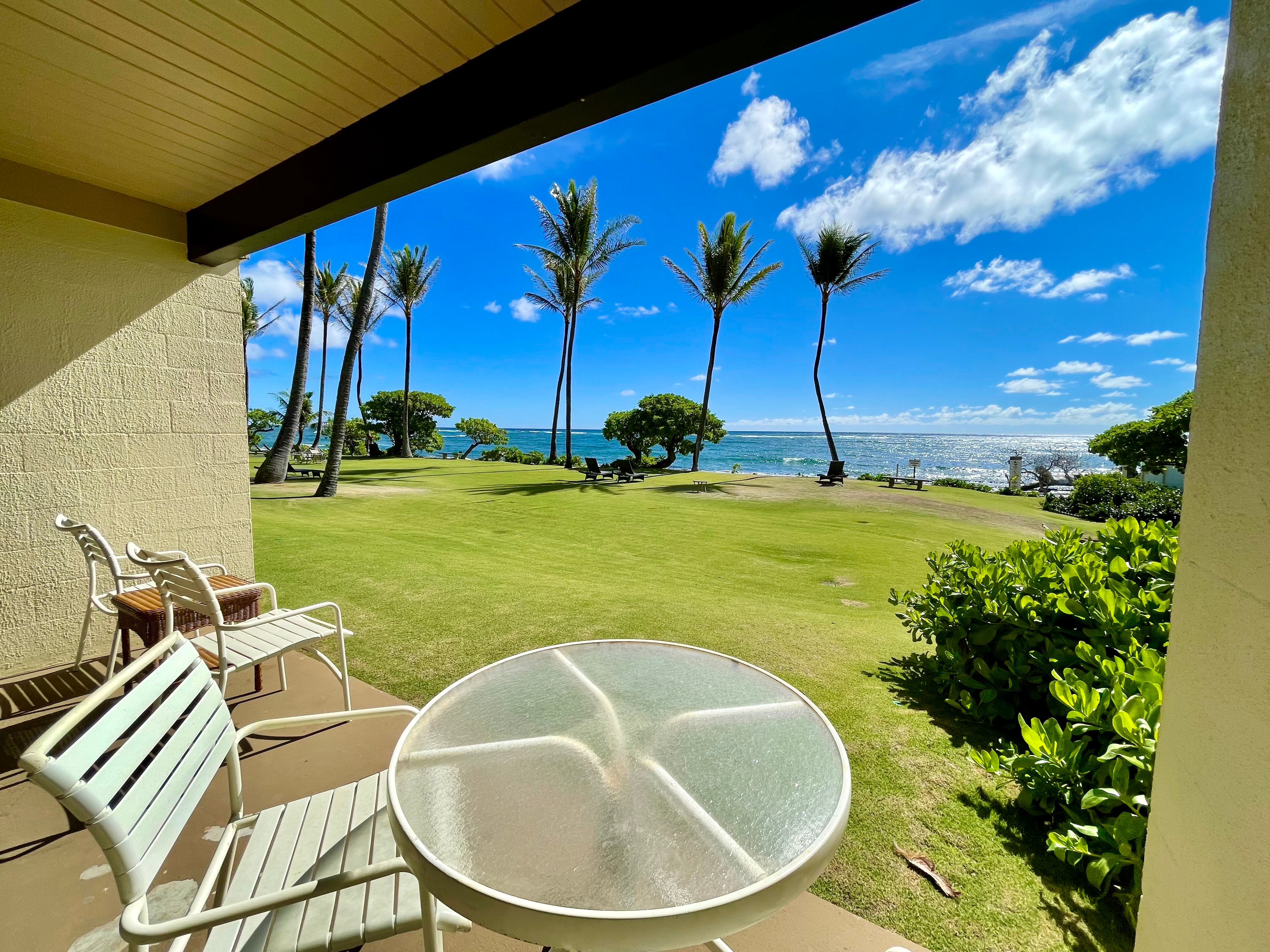 Kapaa Shore Resort A101, Oceanfront, End Unit! Garden Island