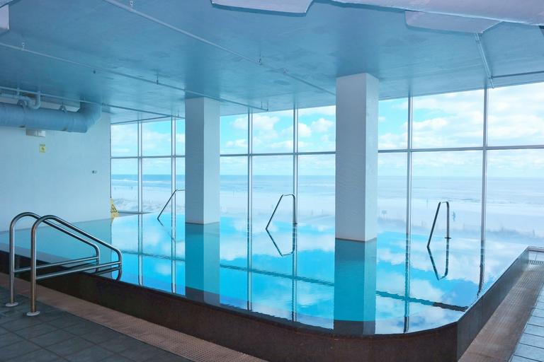 Indoor Infinity Pool